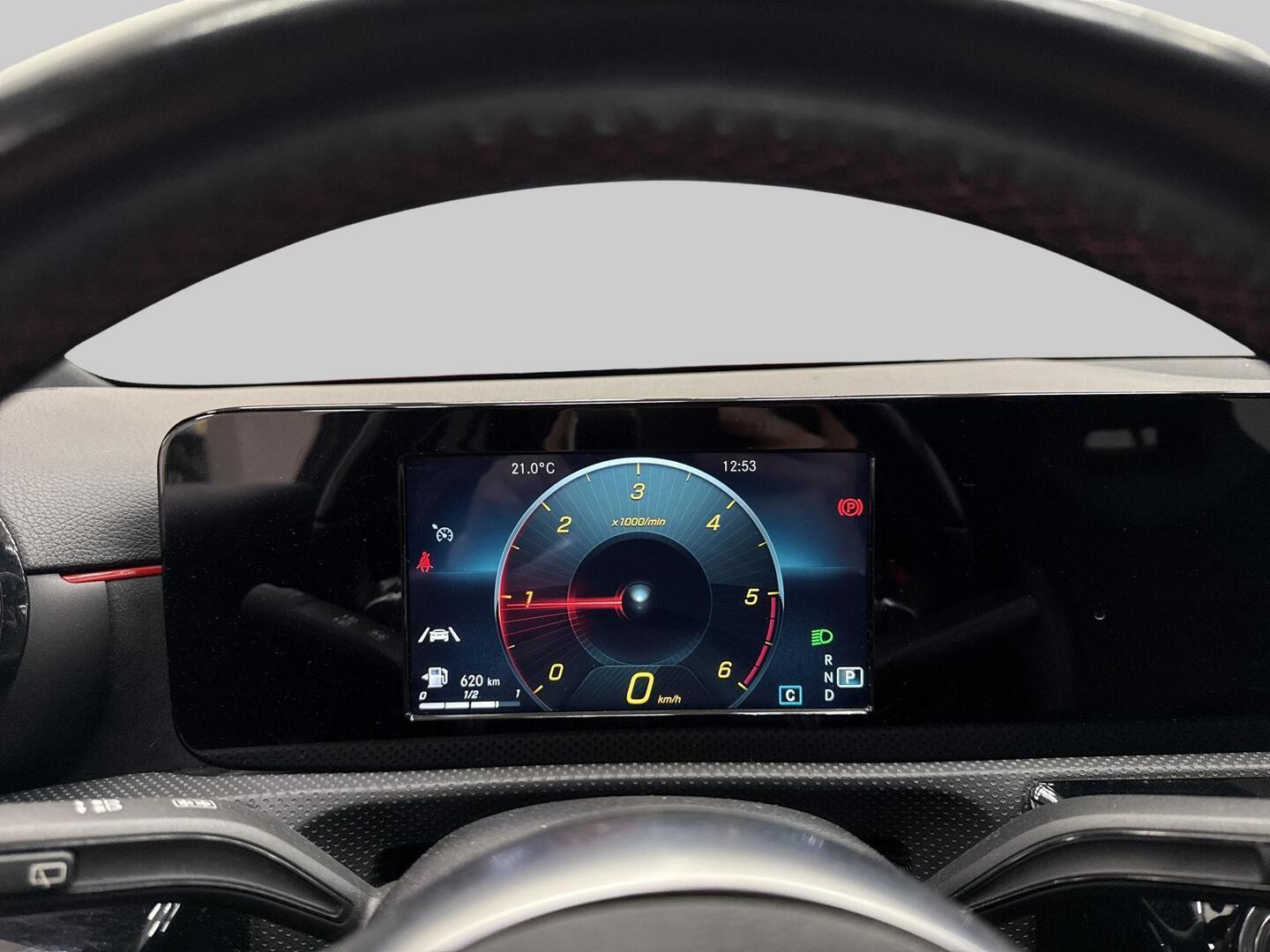 MERCEDES-BENZ A 2018