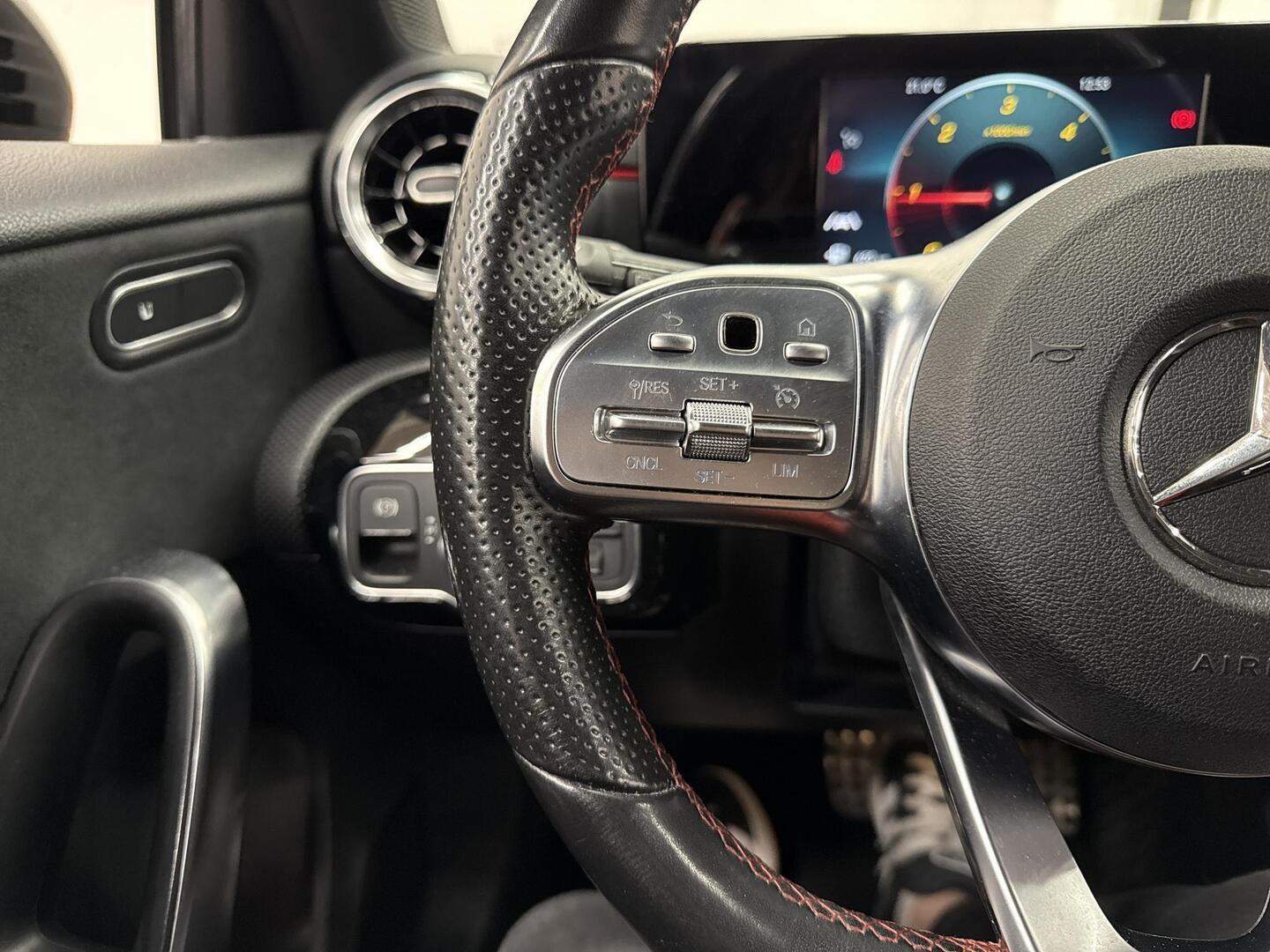 MERCEDES-BENZ A 2018