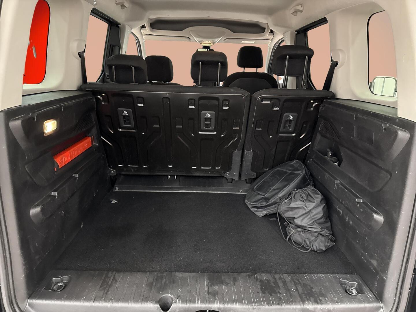 PEUGEOT e-Rifter 2022