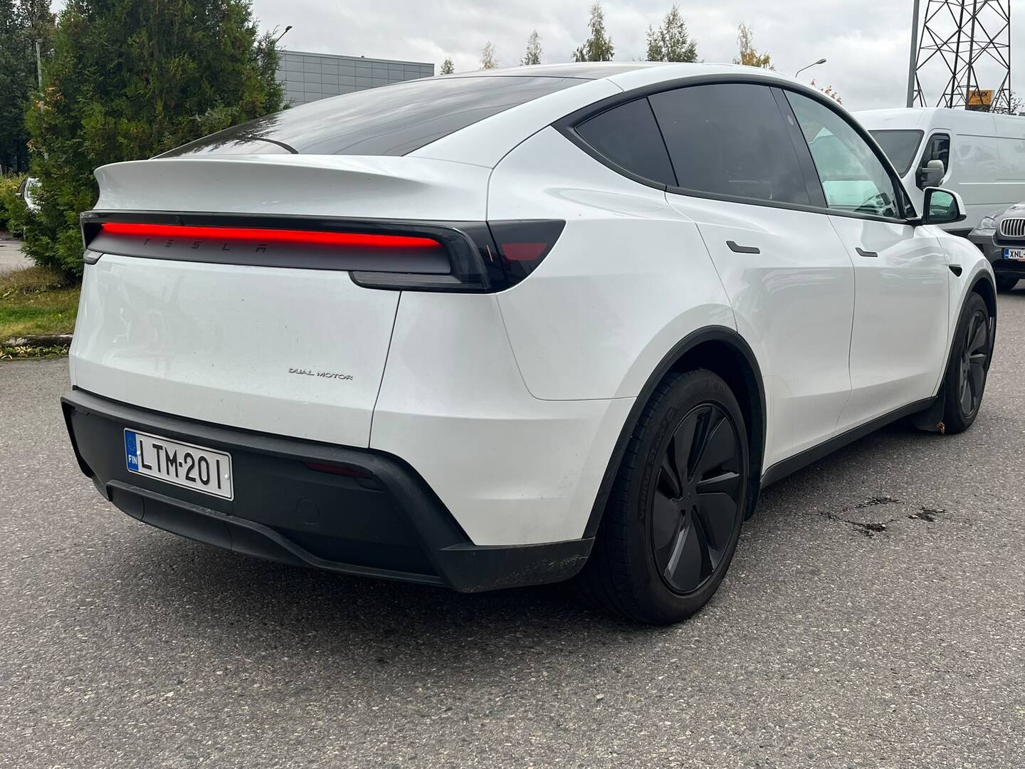 TESLA Model Y 2026