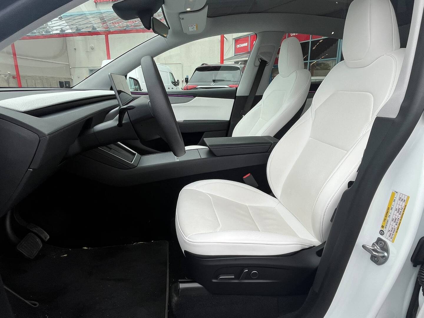 TESLA Model Y 2026