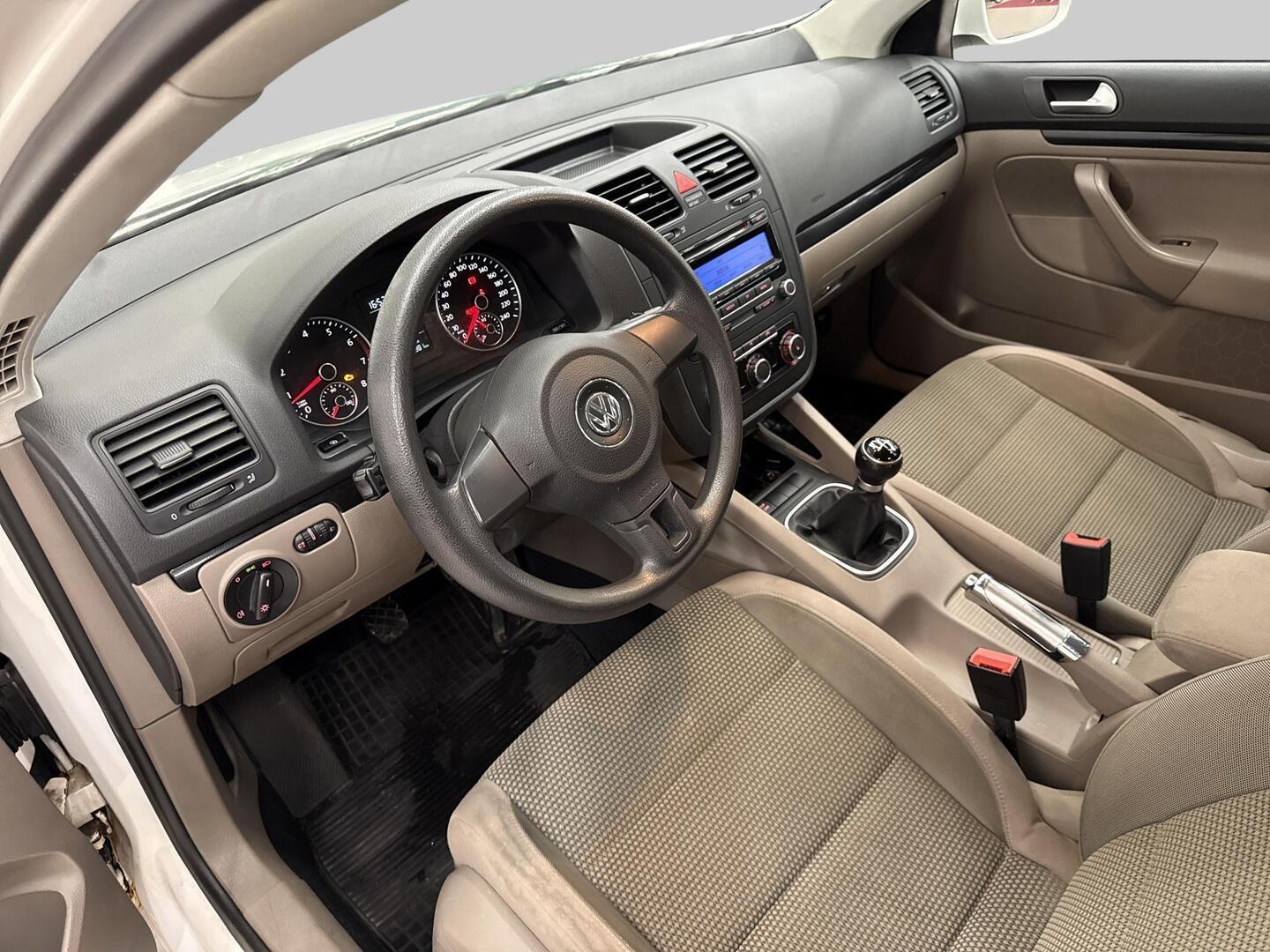 VOLKSWAGEN Jetta 2010