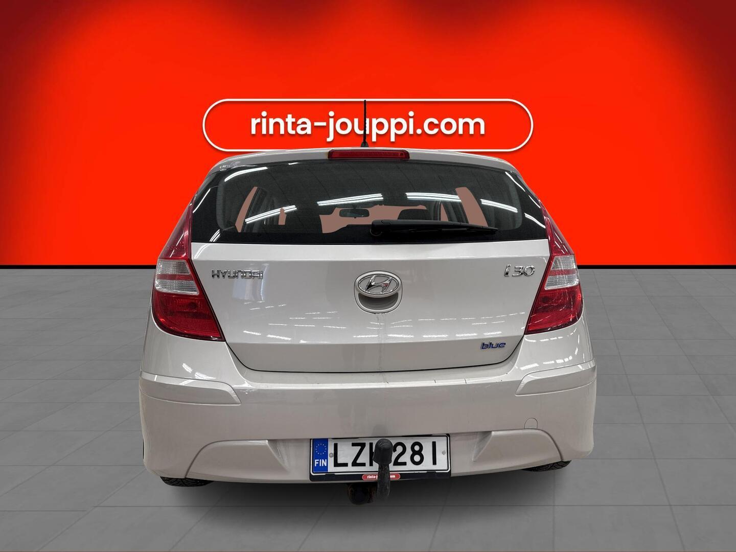 HYUNDAI i30 2011