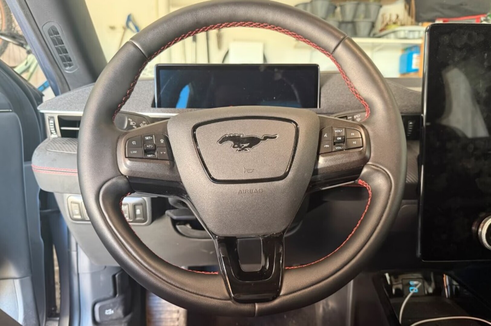 FORD MUSTANG MACH-E 2022