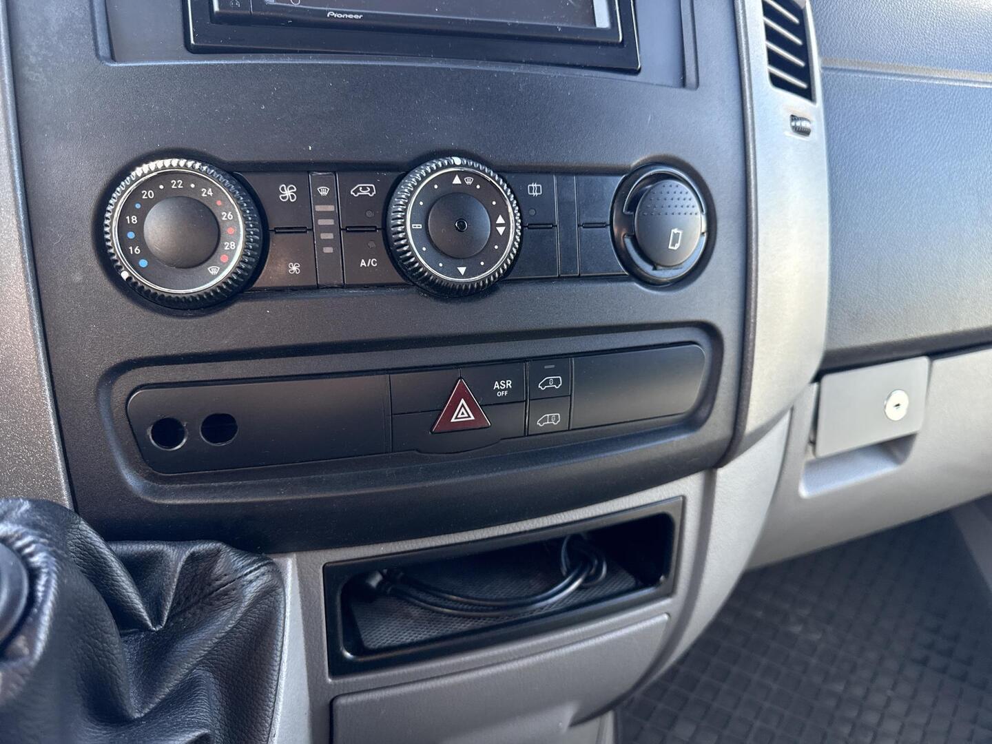 MERCEDES-BENZ Sprinter 2011