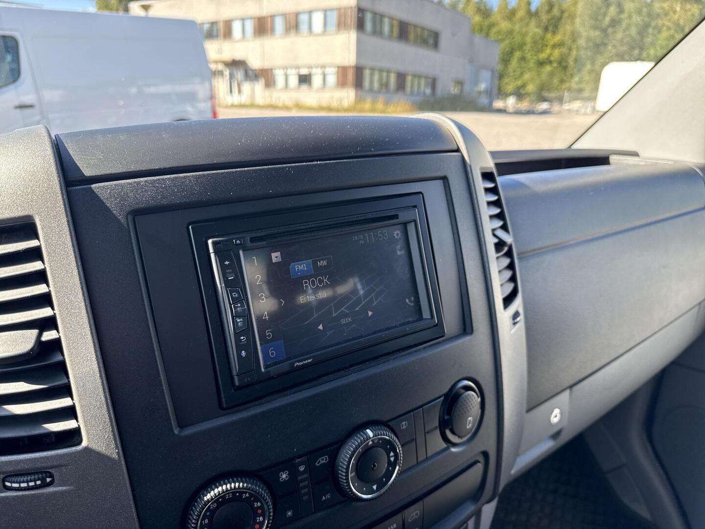 MERCEDES-BENZ Sprinter 2011
