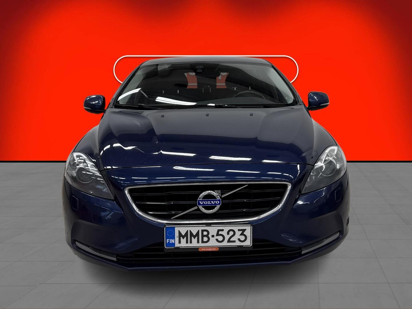 VOLVO V40 2015