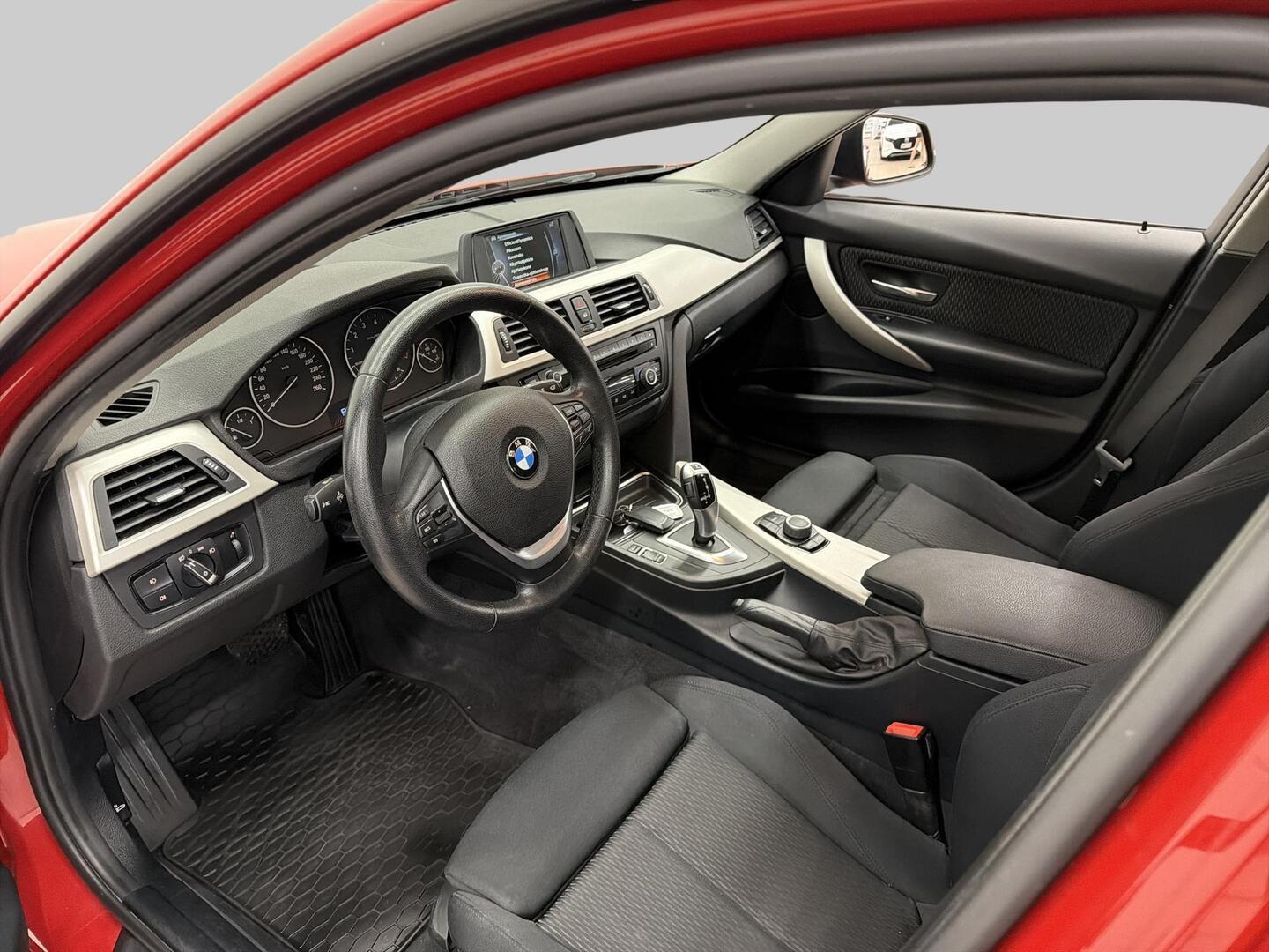 BMW 320 2015