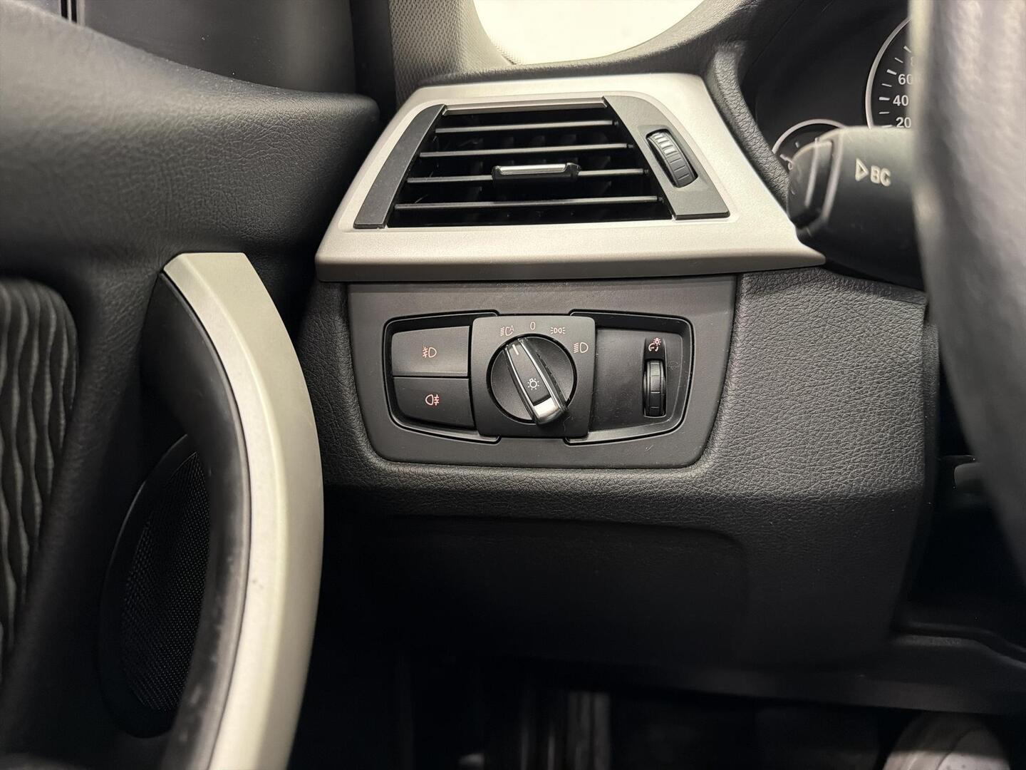 BMW 320 2015