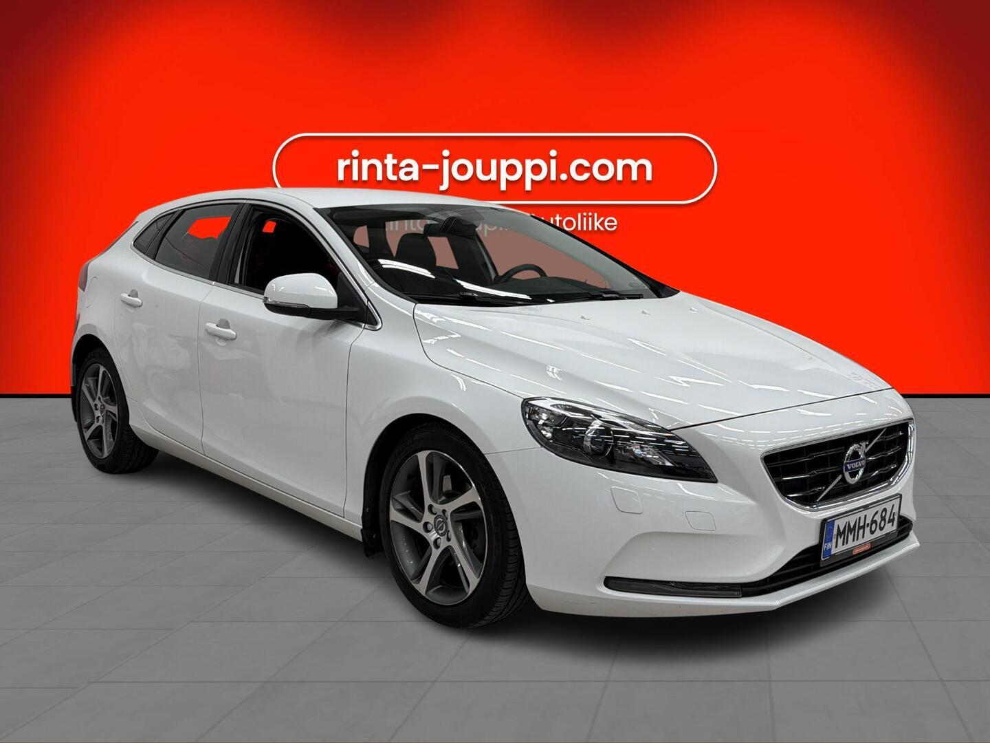VOLVO V40 2015