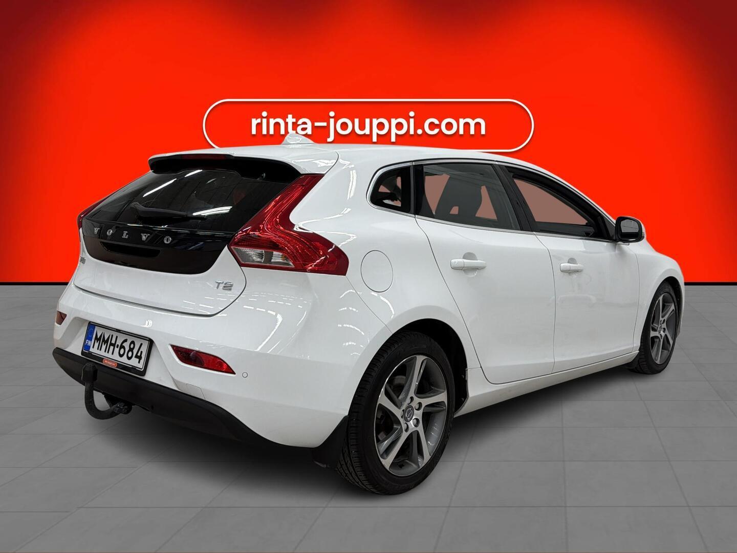 VOLVO V40 2015