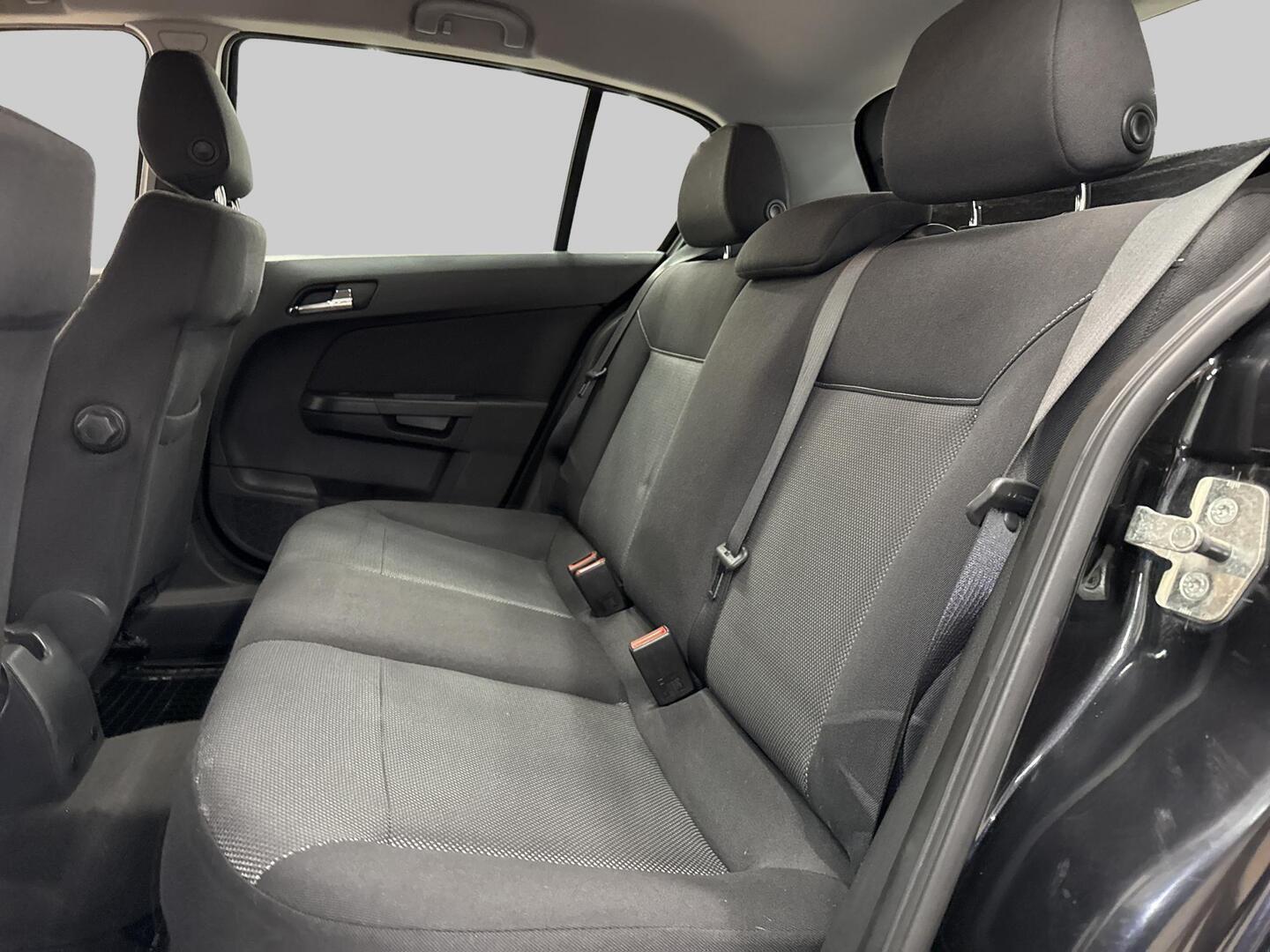 OPEL Astra 2009
