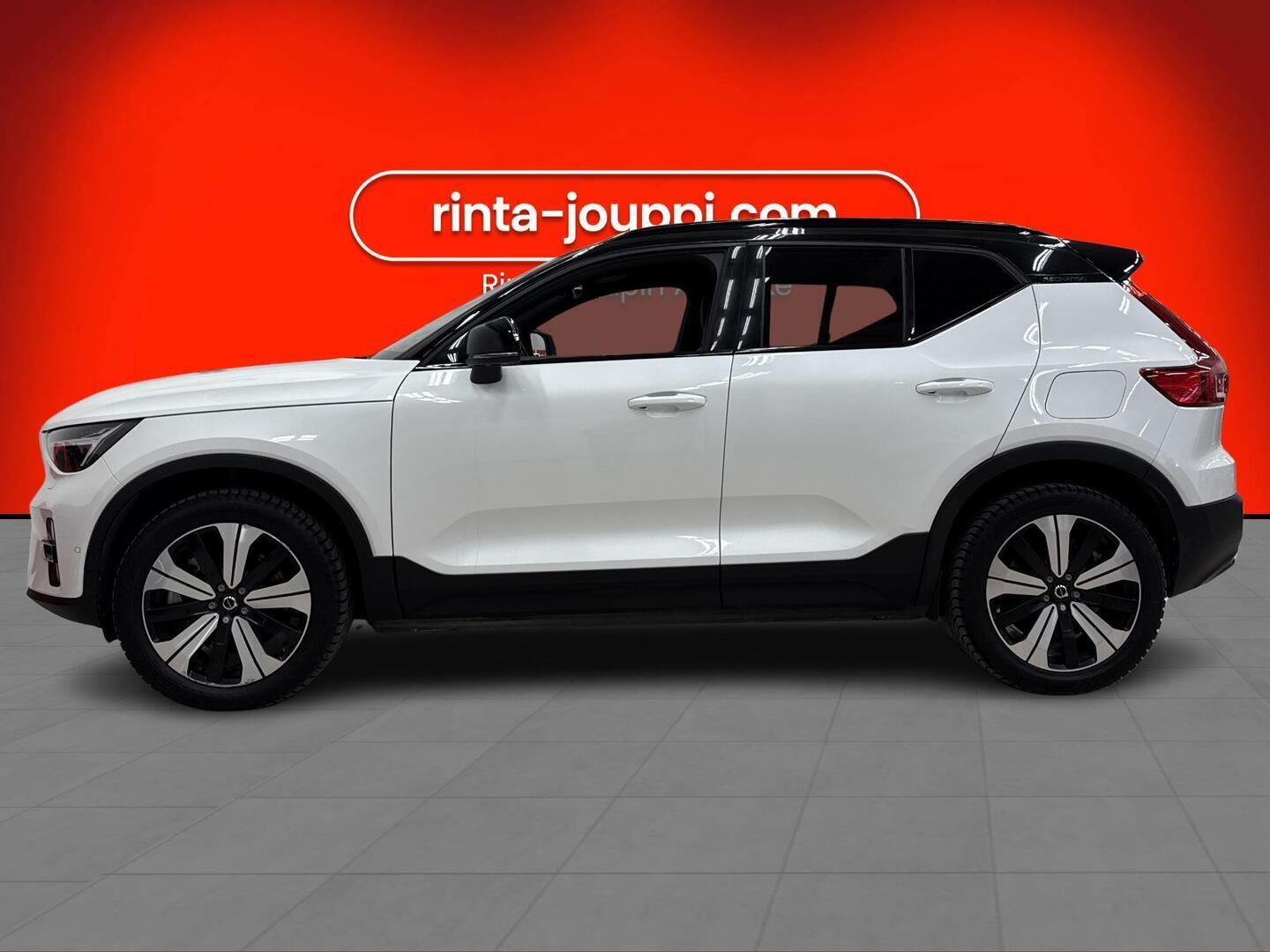 VOLVO XC40 2024