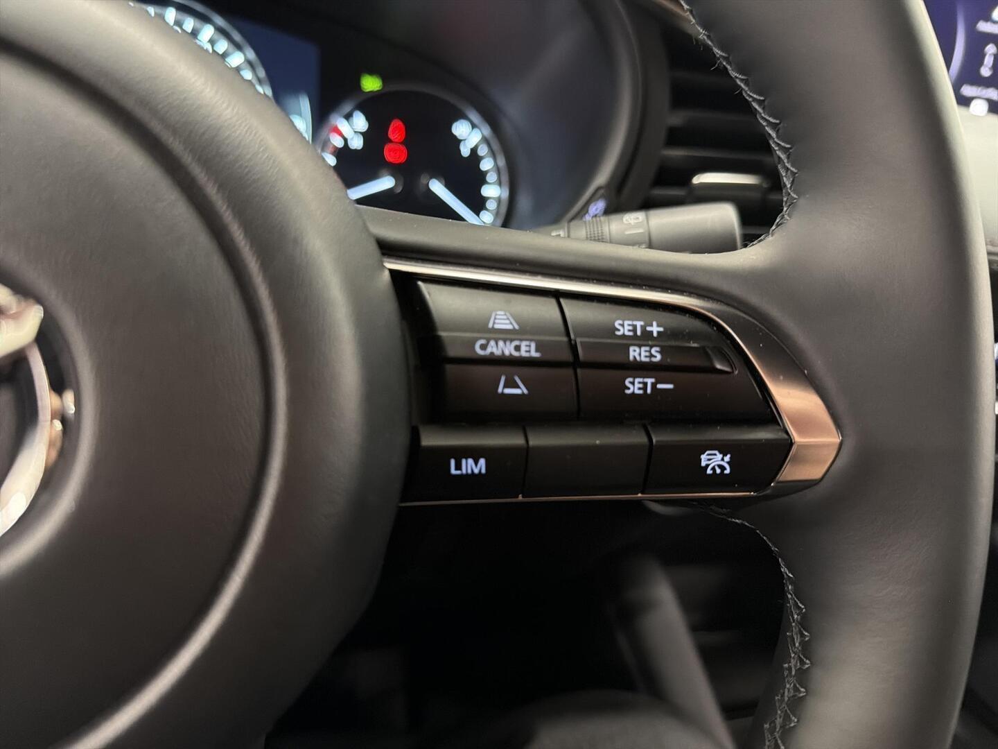 MAZDA 3 2025