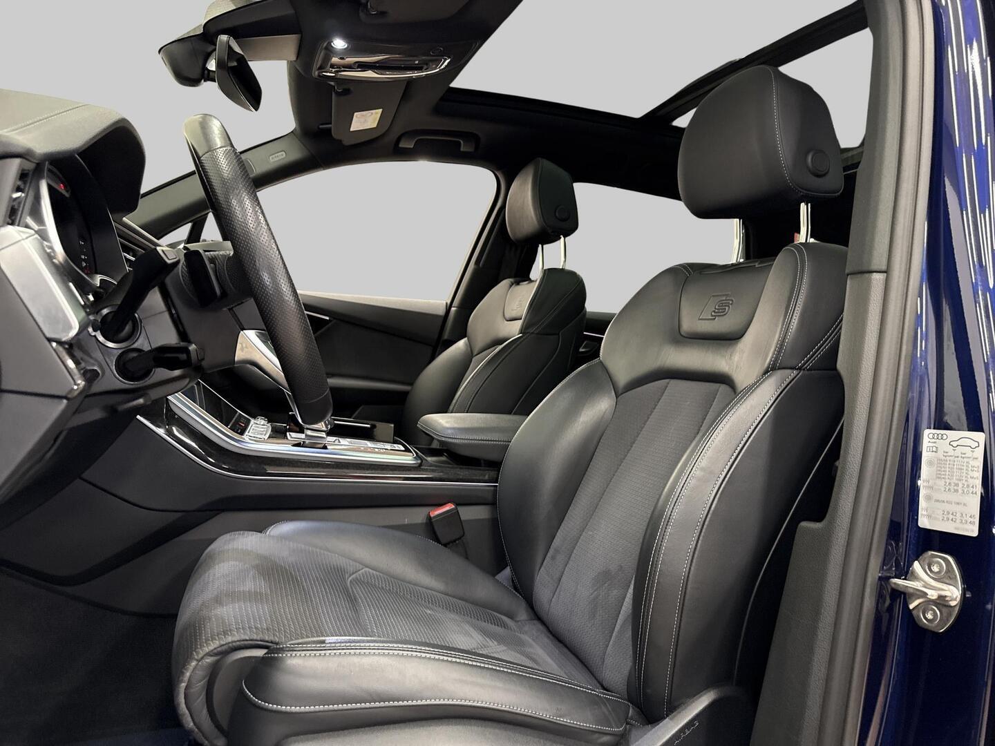 AUDI Q7 2023