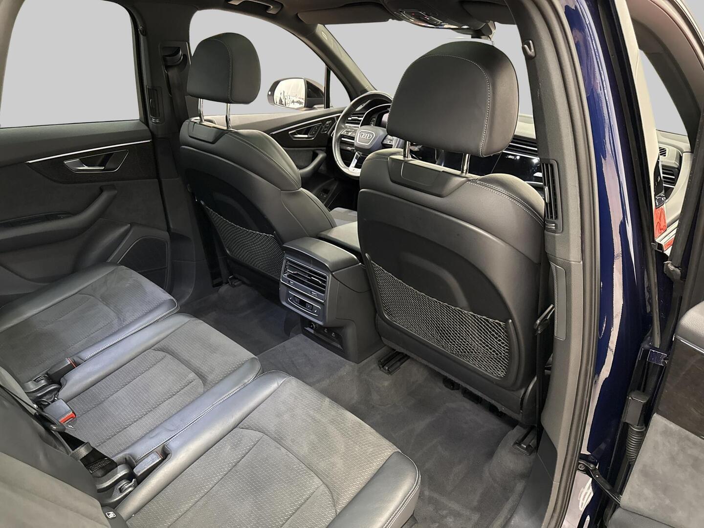 AUDI Q7 2023