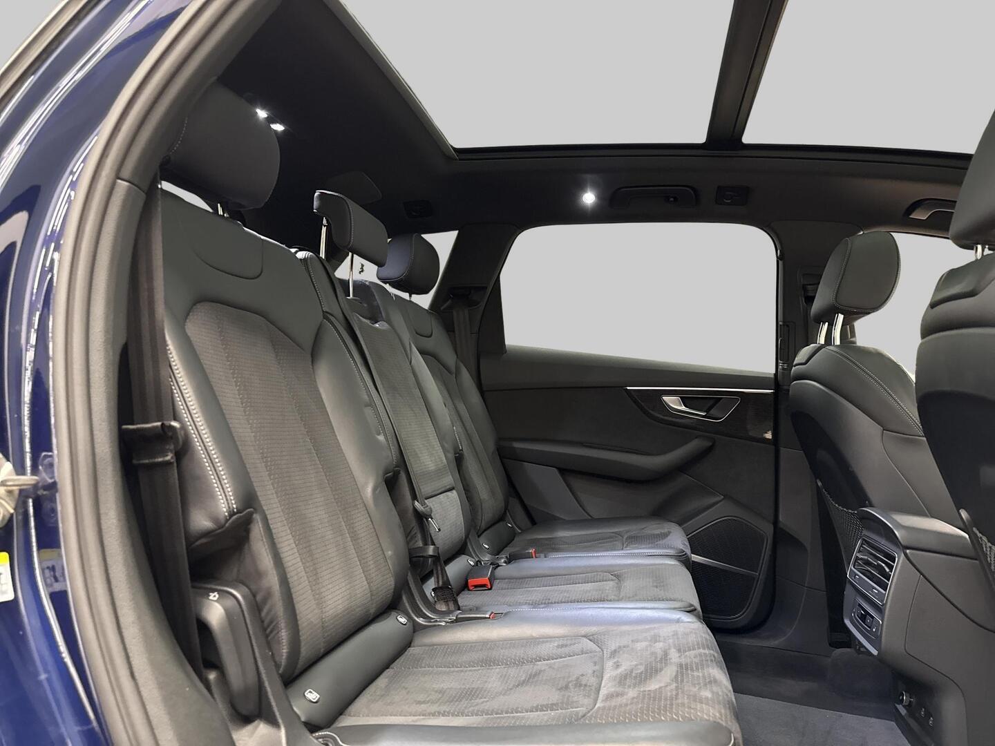 AUDI Q7 2023