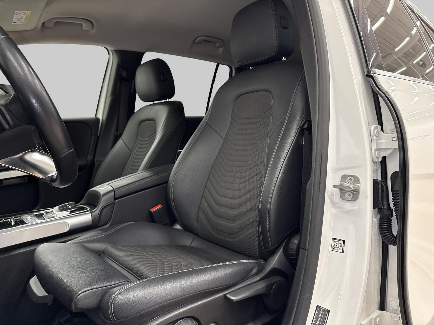 MERCEDES-BENZ EQB 2024