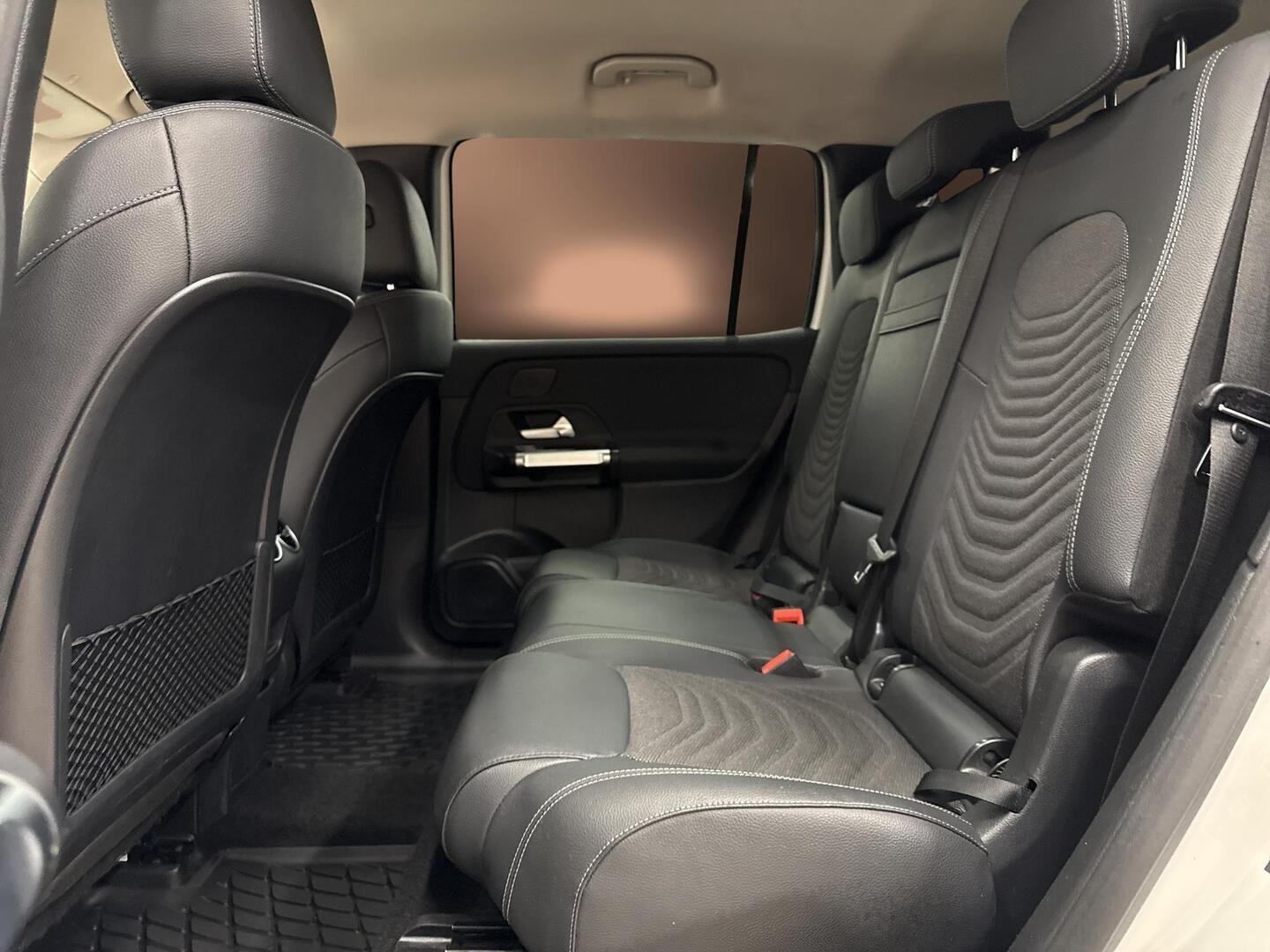 MERCEDES-BENZ EQB 2024