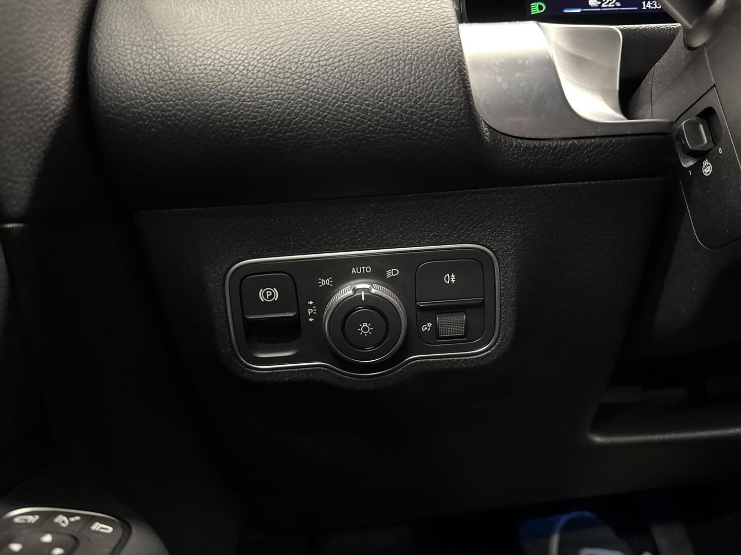 MERCEDES-BENZ EQB 2024