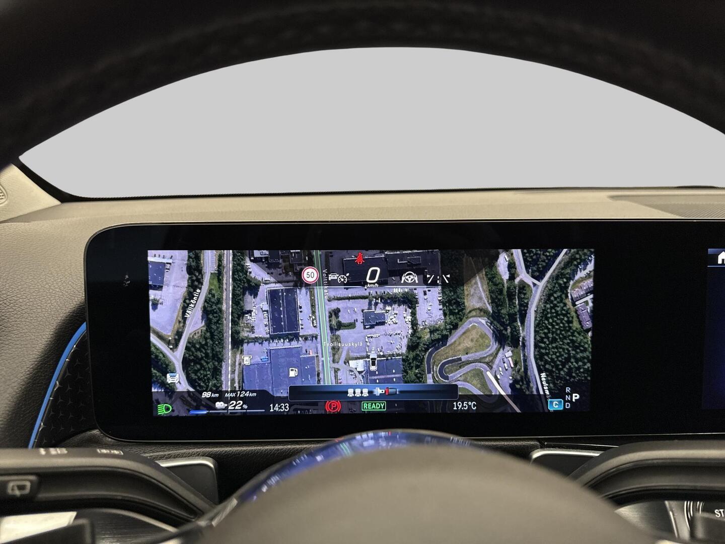 MERCEDES-BENZ EQB 2024