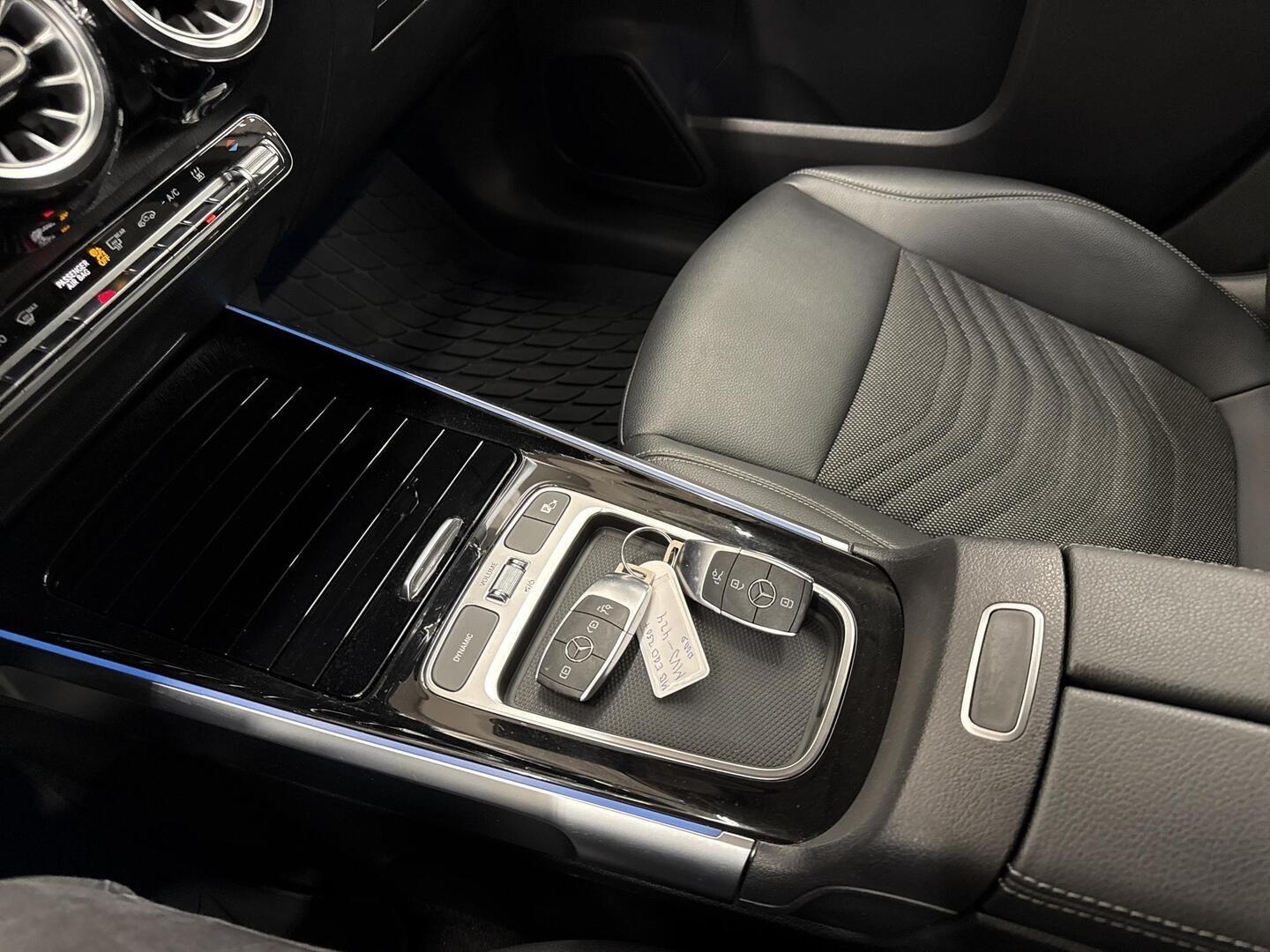 MERCEDES-BENZ EQB 2024