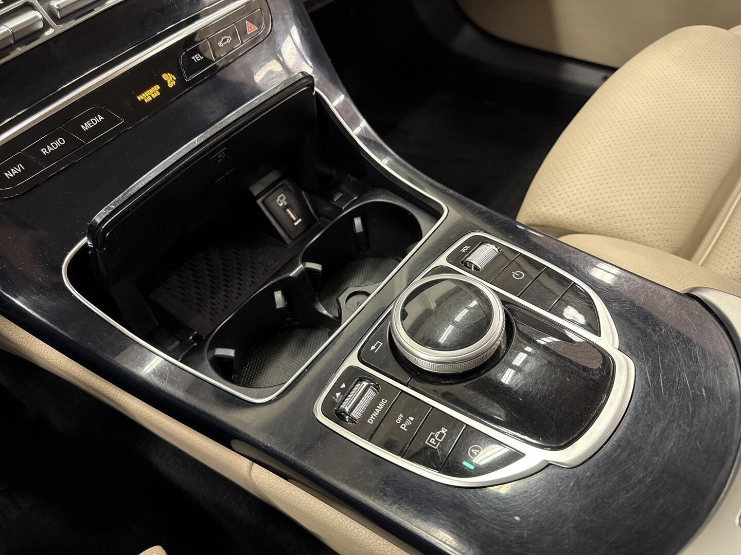 MERCEDES-BENZ C 2020