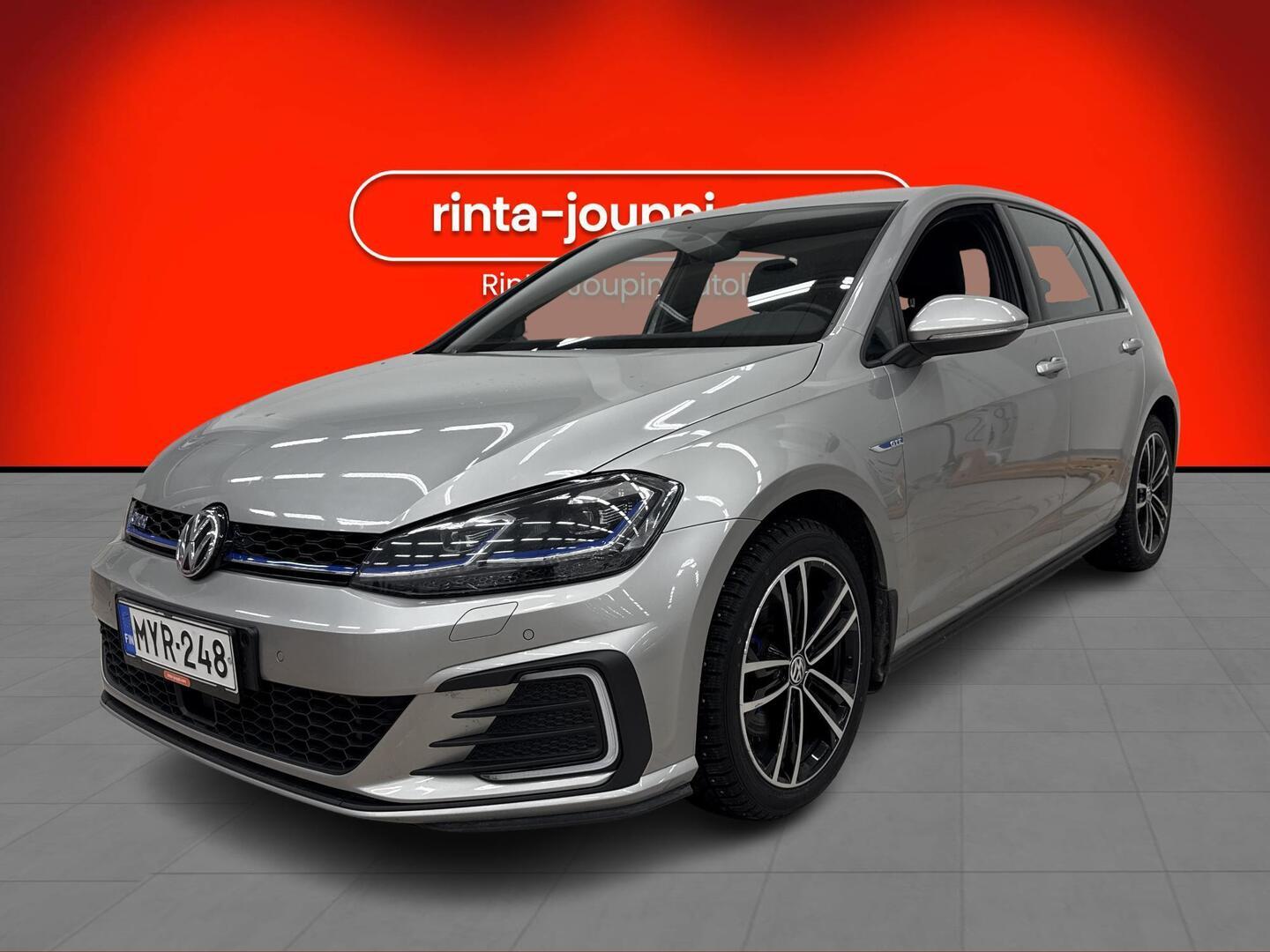 VOLKSWAGEN Golf 2020