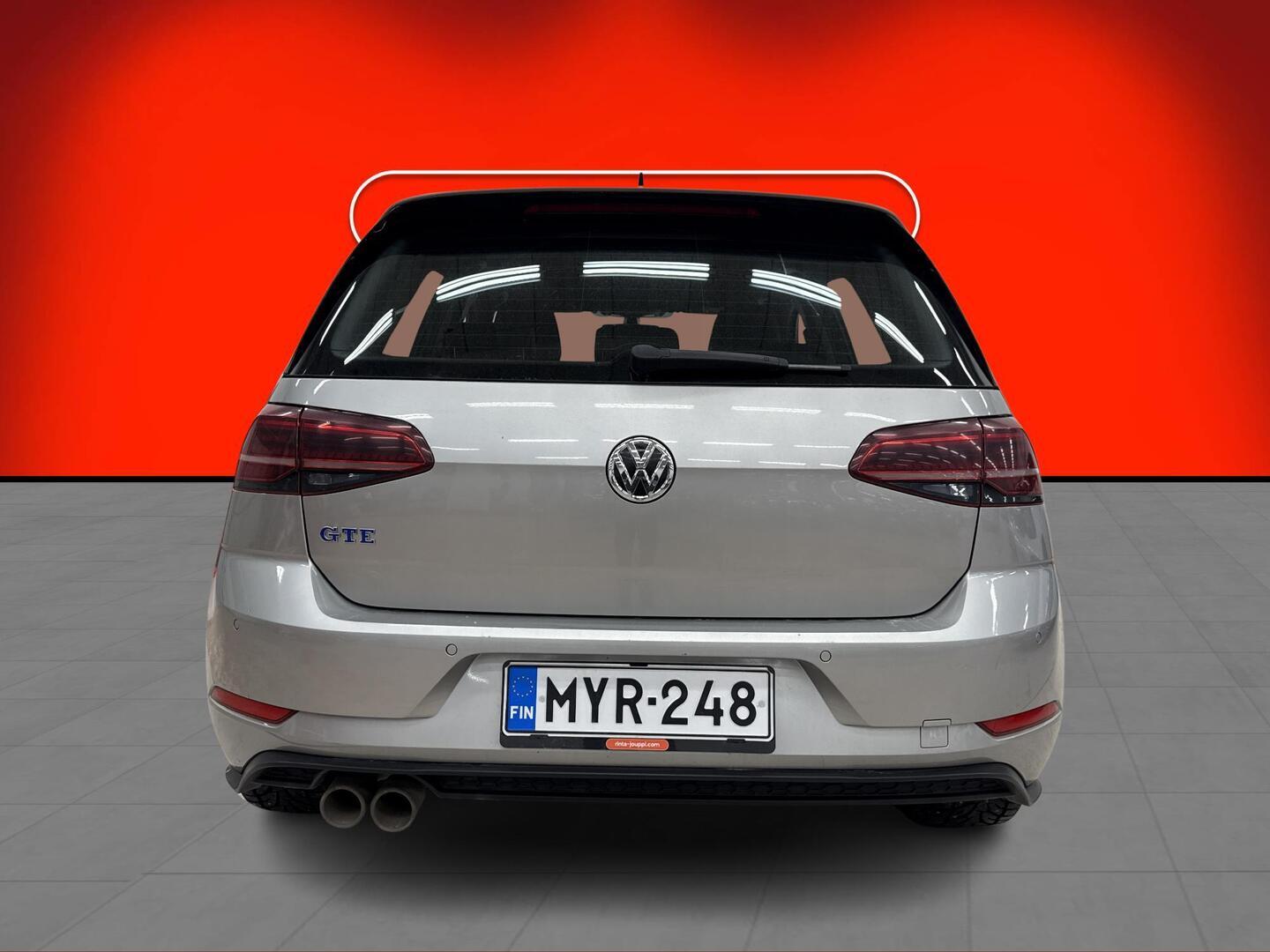 VOLKSWAGEN Golf 2020