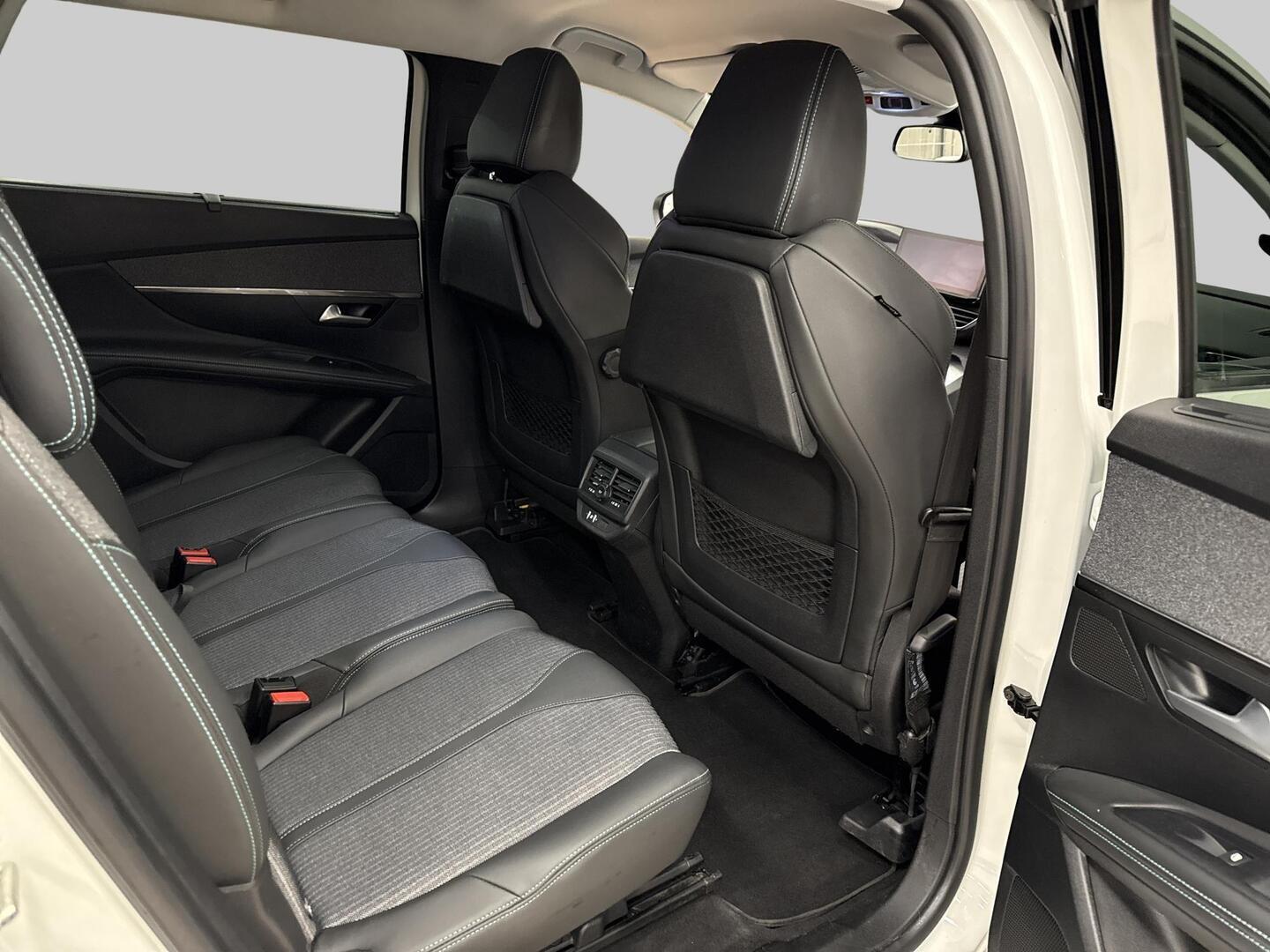 PEUGEOT 5008 2021
