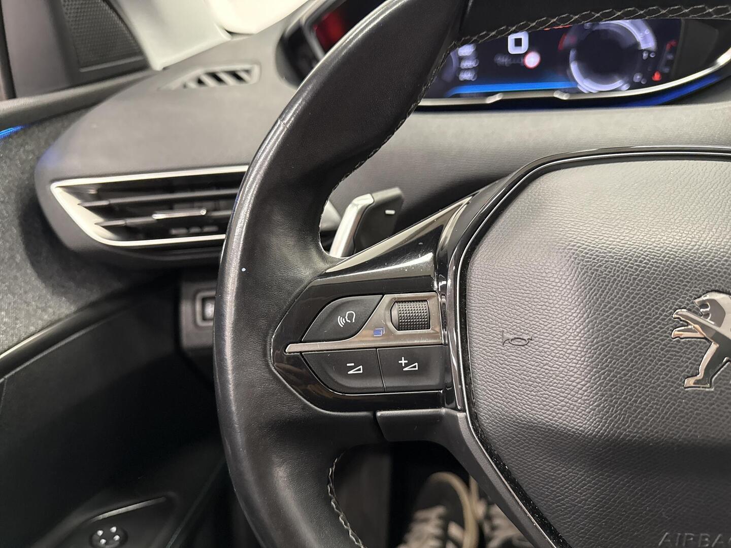 PEUGEOT 5008 2021
