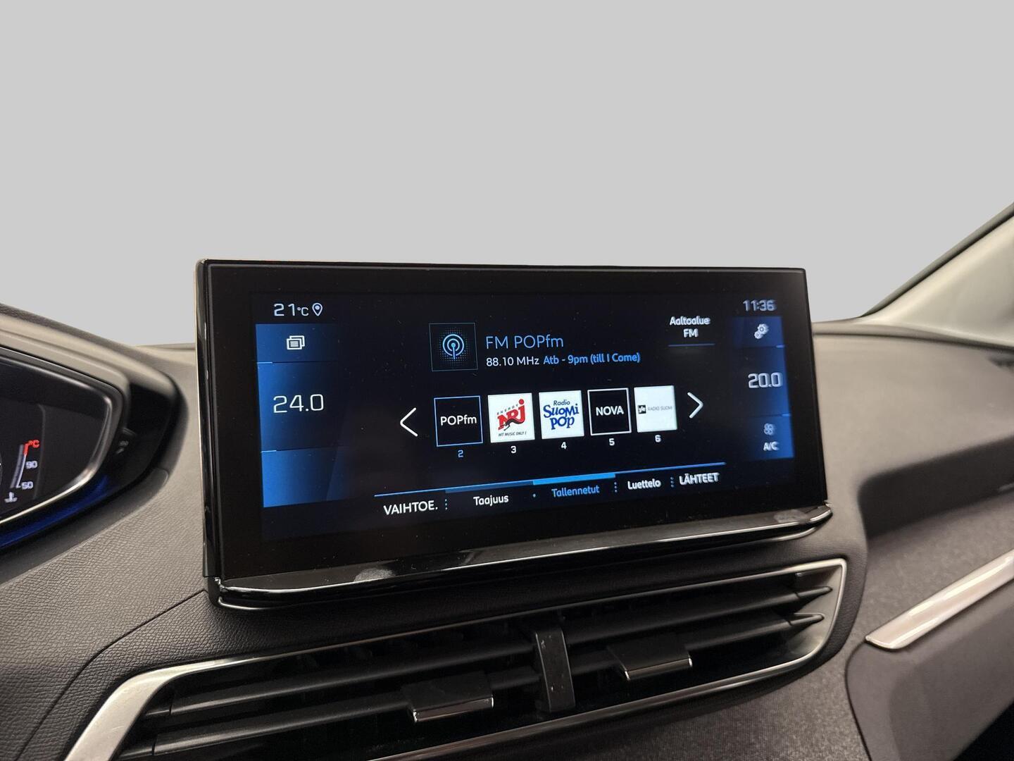 PEUGEOT 5008 2021