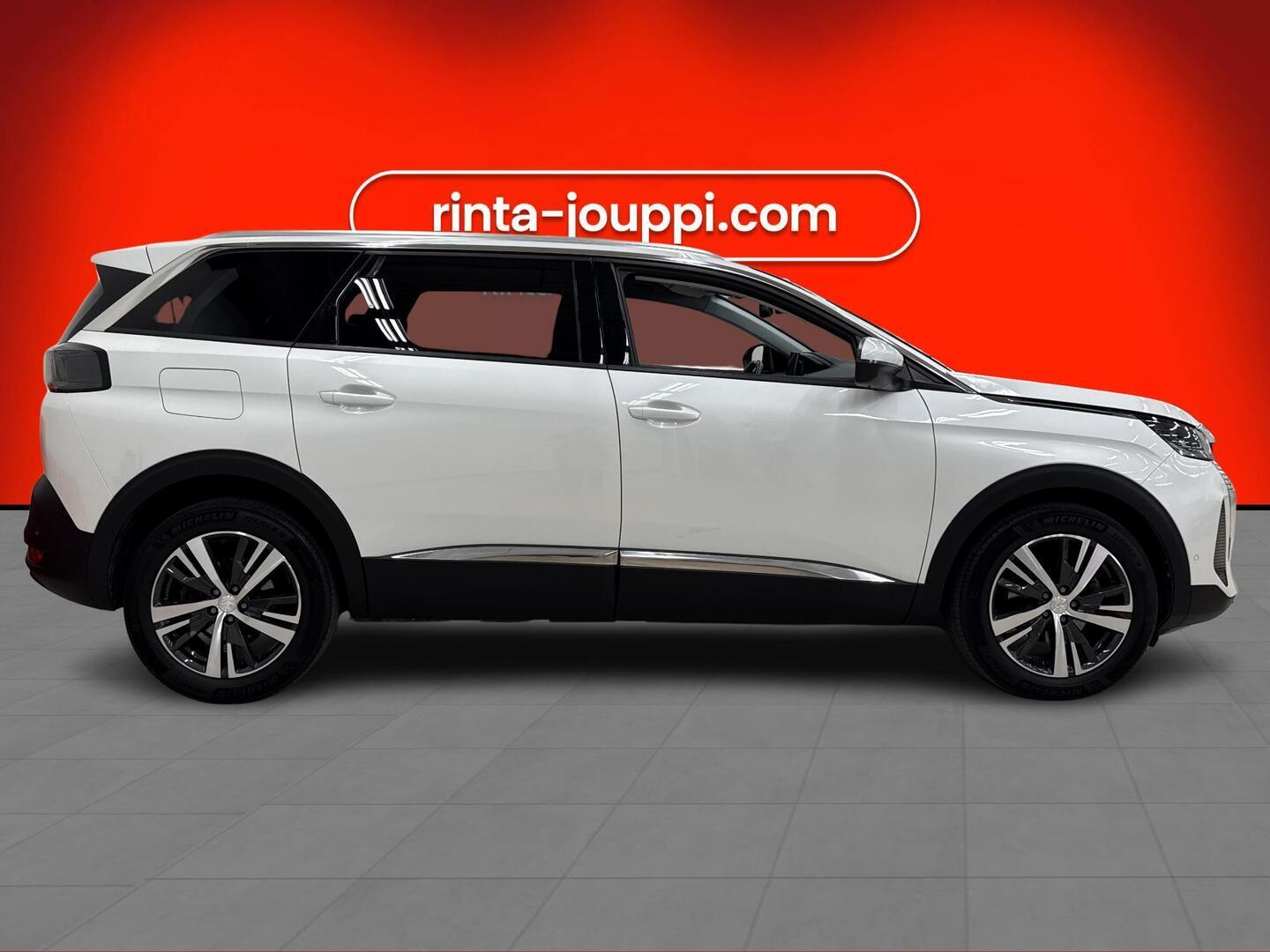 PEUGEOT 5008 2021
