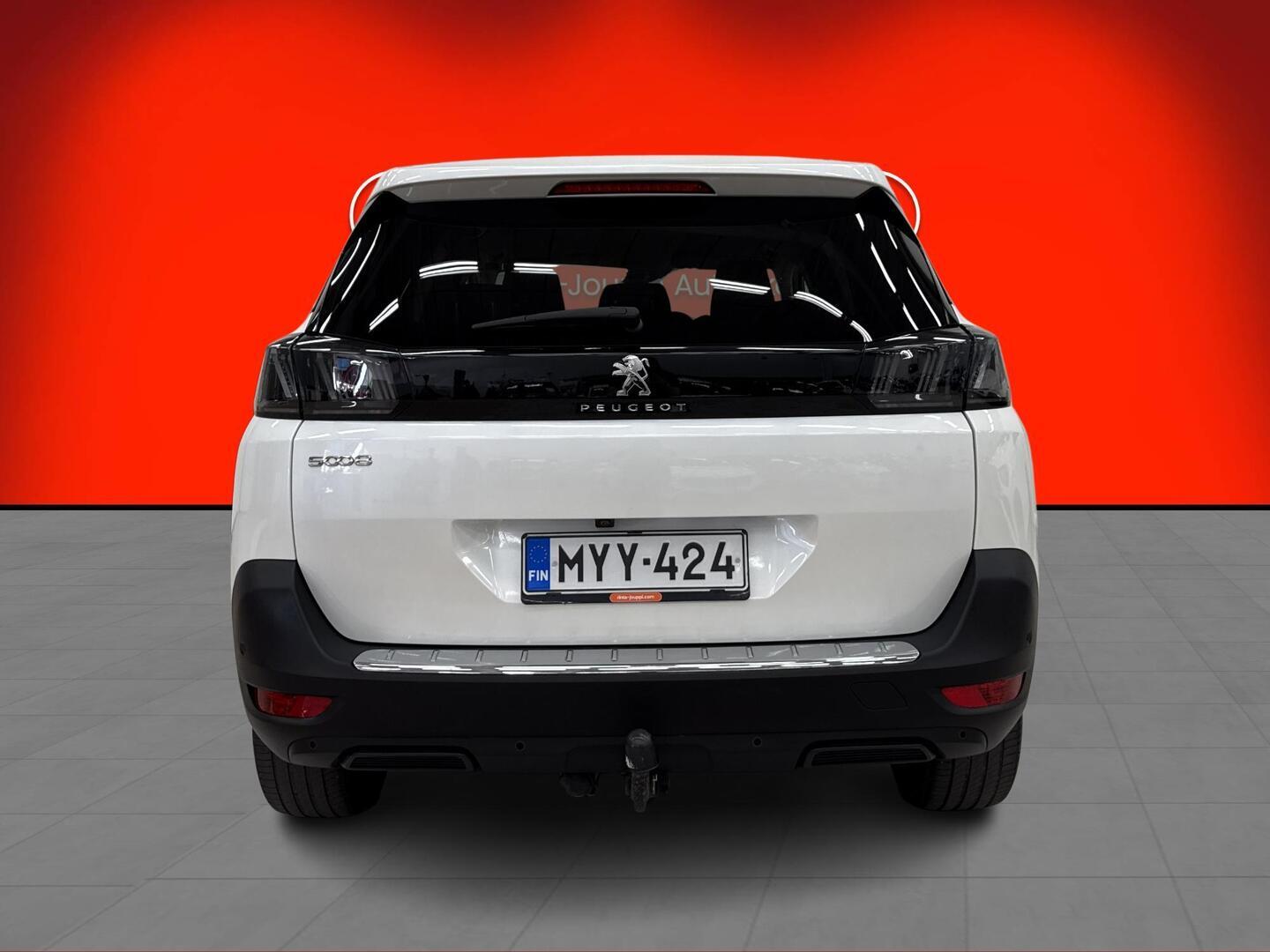 PEUGEOT 5008 2021