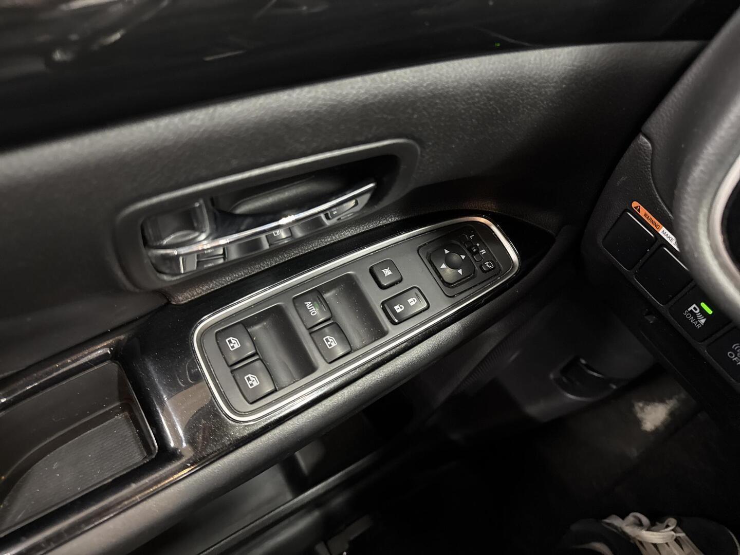 MITSUBISHI Outlander PHEV 2015