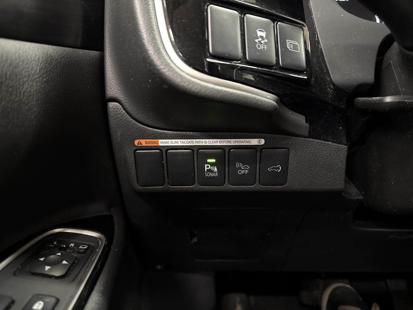 MITSUBISHI Outlander PHEV 2015