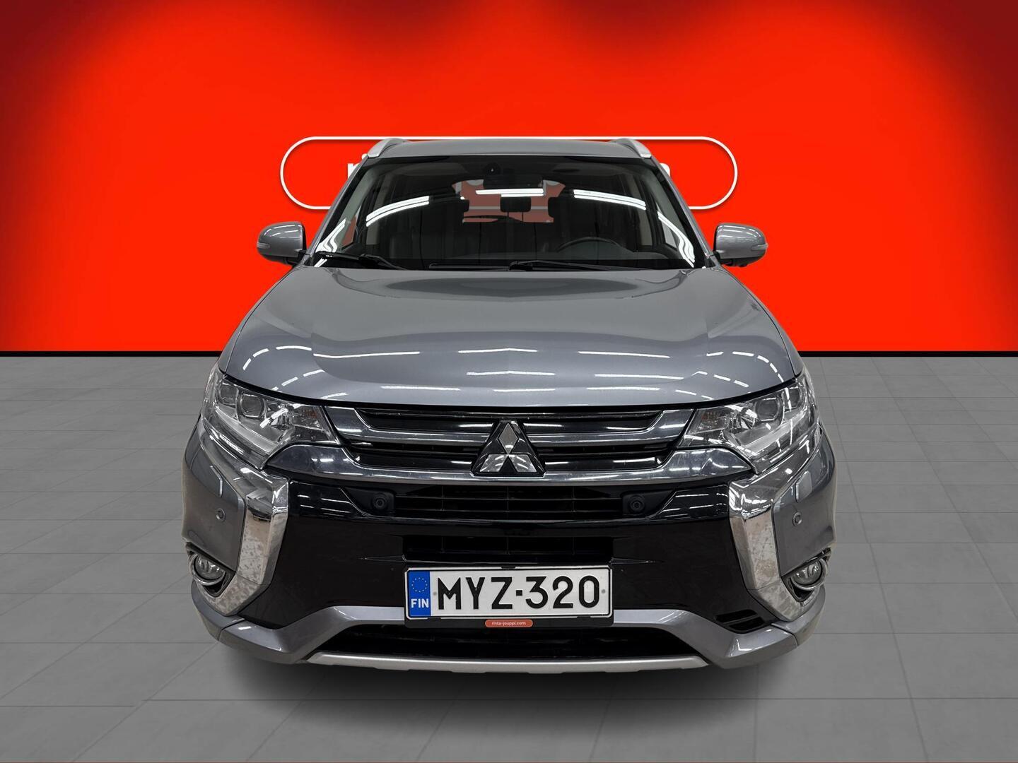 MITSUBISHI Outlander PHEV 2015