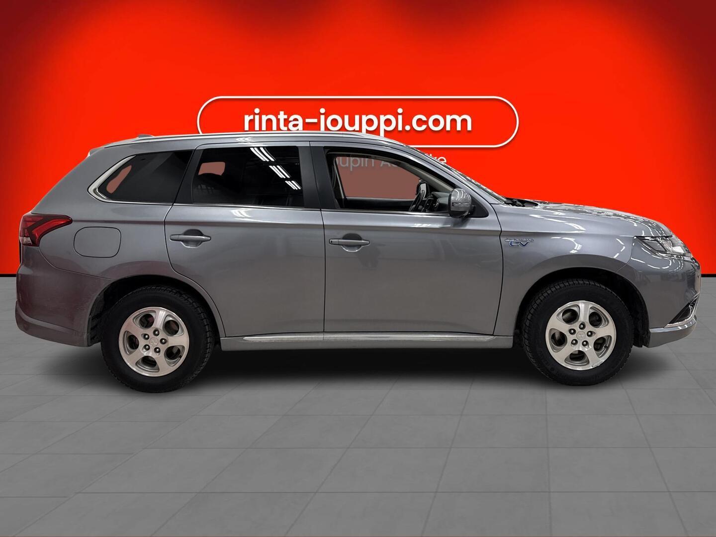 MITSUBISHI Outlander PHEV 2015