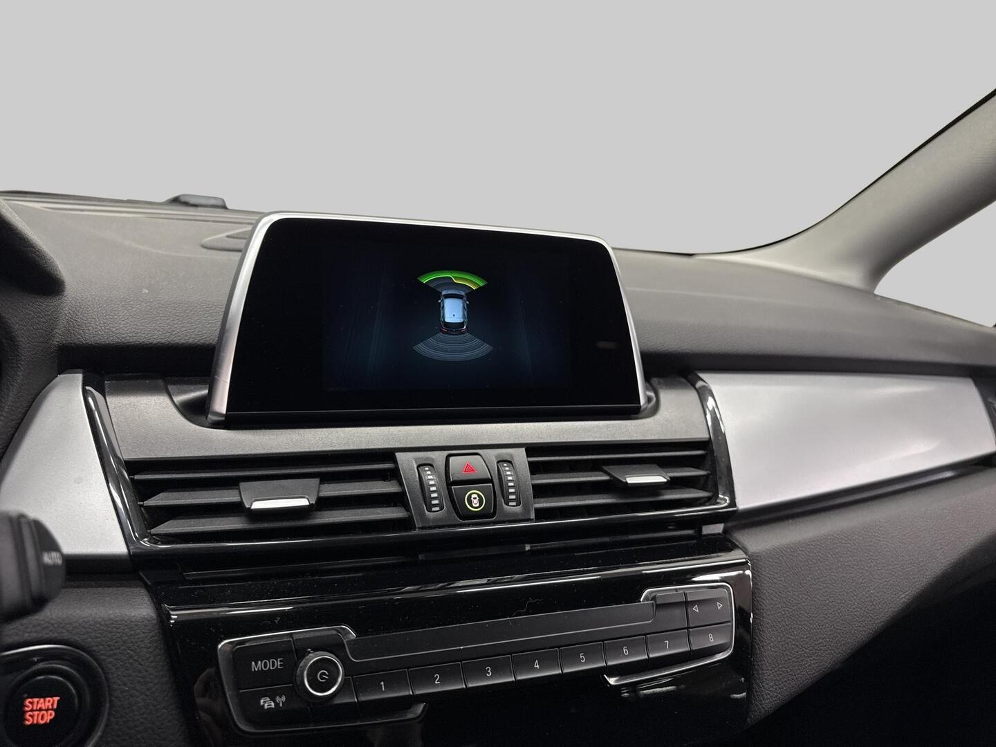 BMW 225 2018