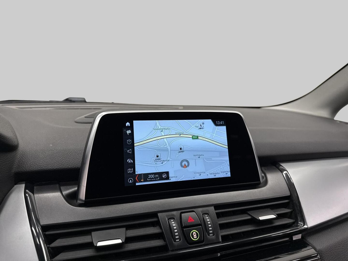BMW 225 2018