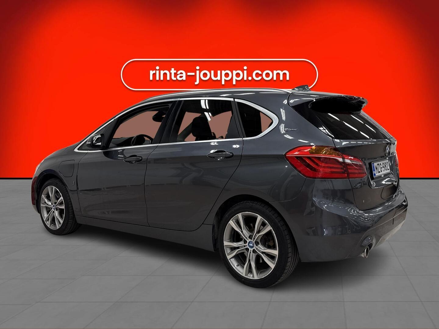 BMW 225 2018
