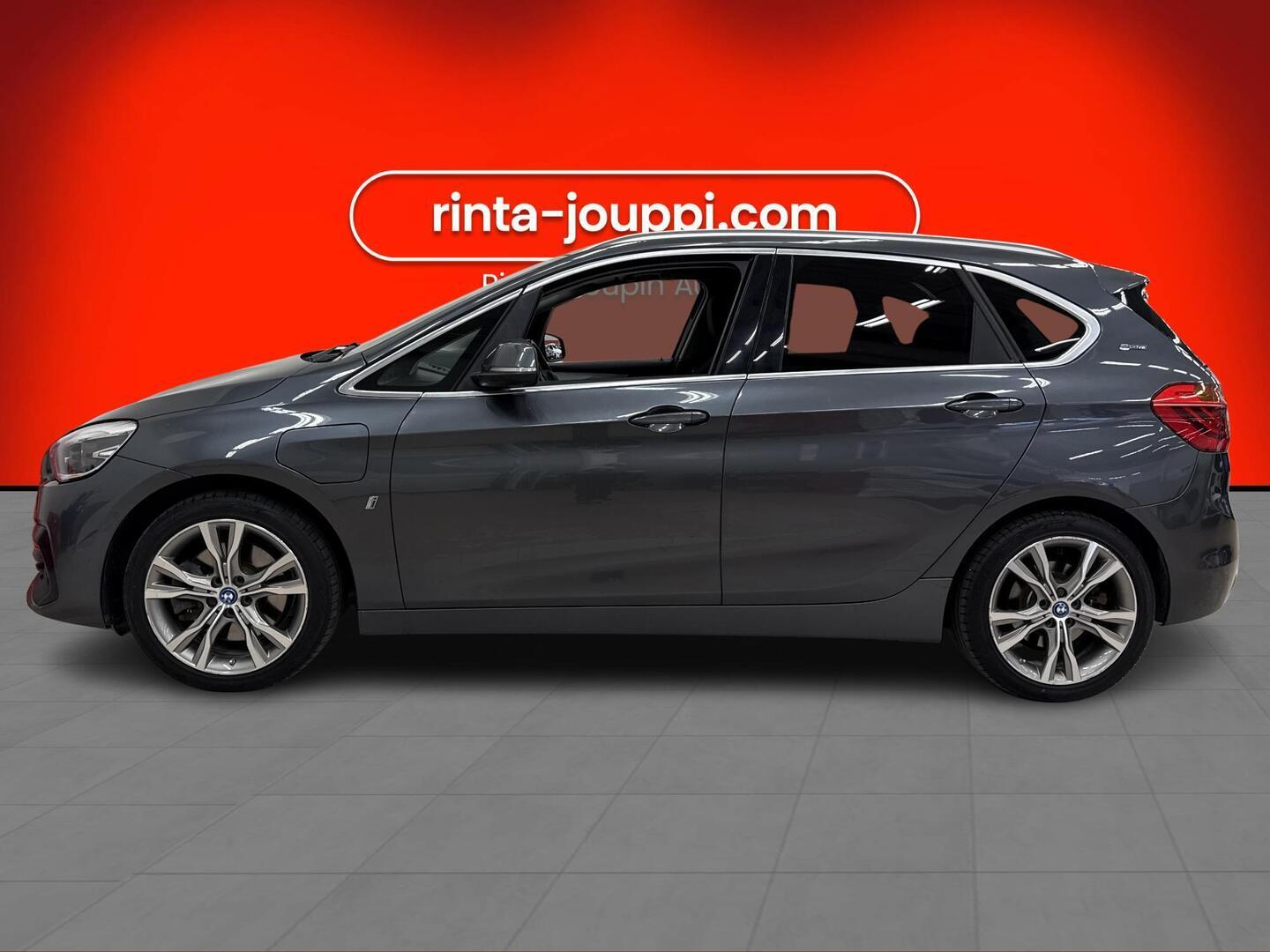 BMW 225 2018