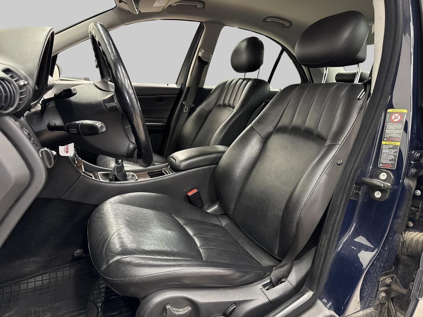 MERCEDES-BENZ C 2004