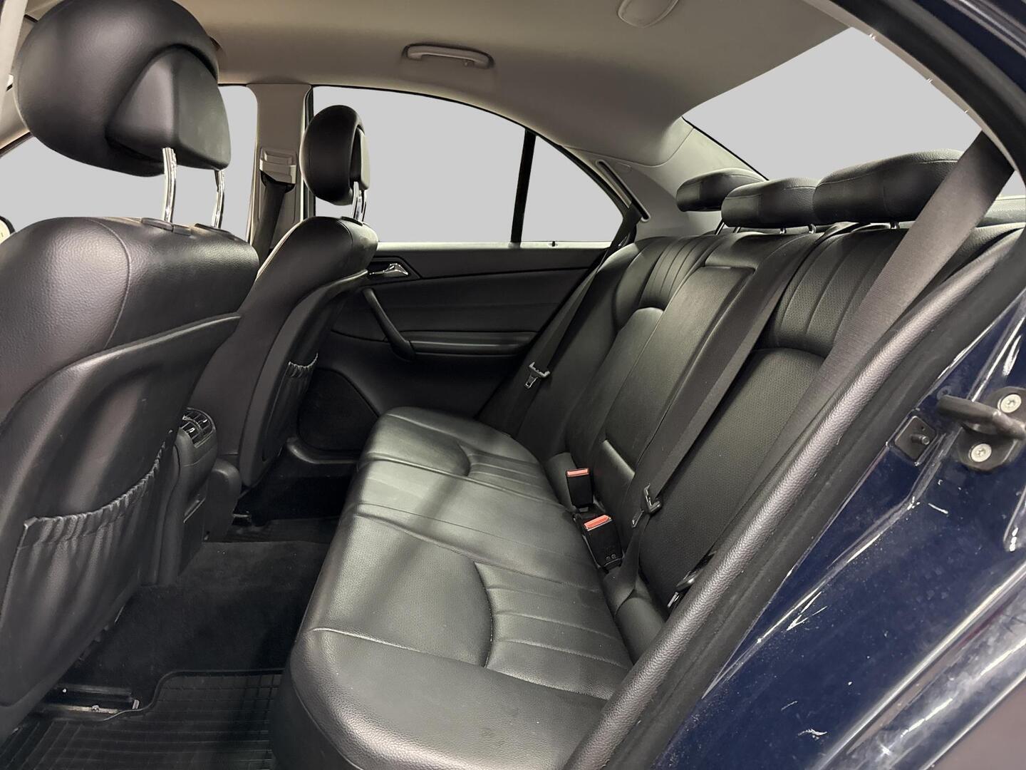 MERCEDES-BENZ C 2004