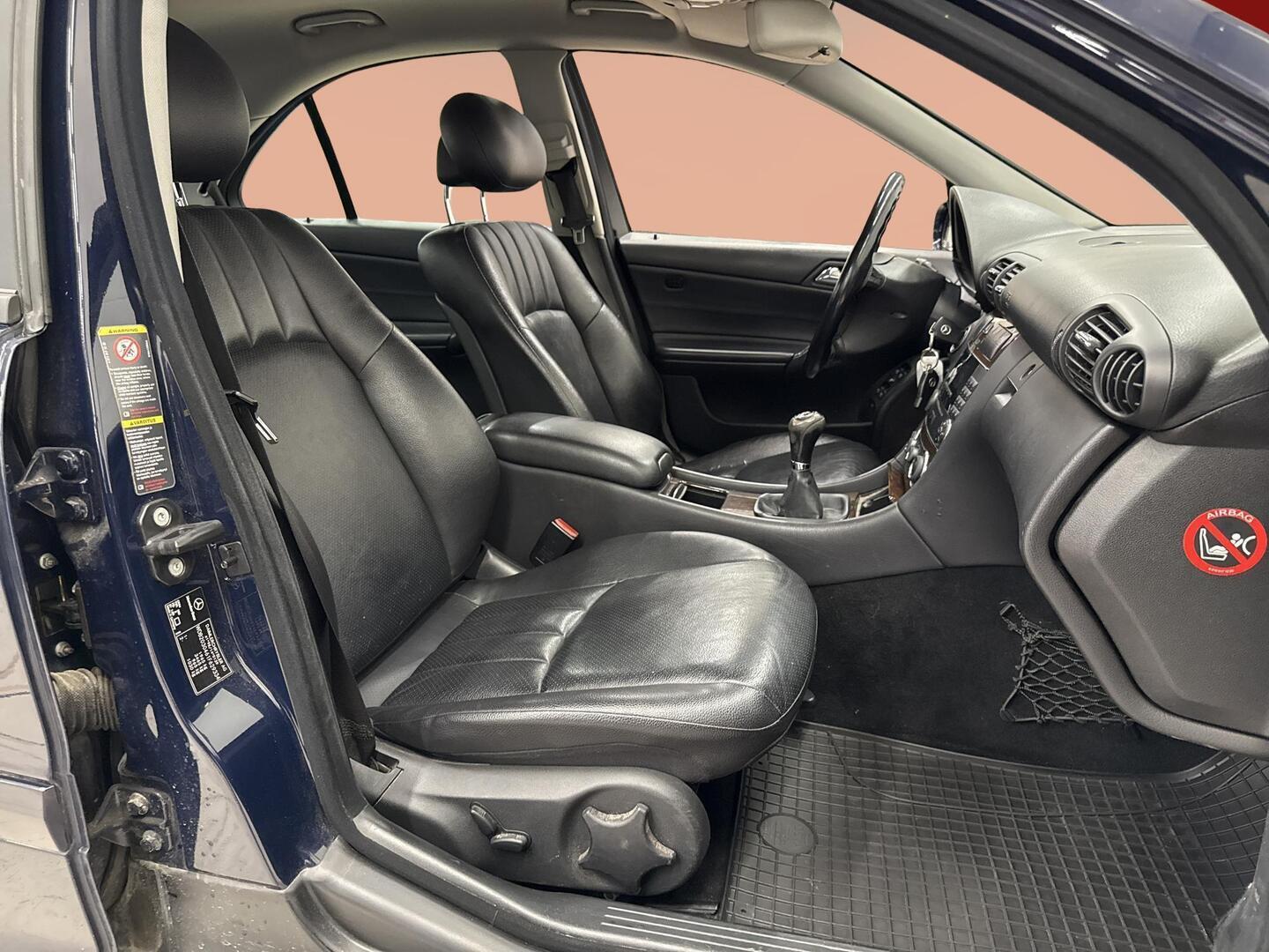 MERCEDES-BENZ C 2004