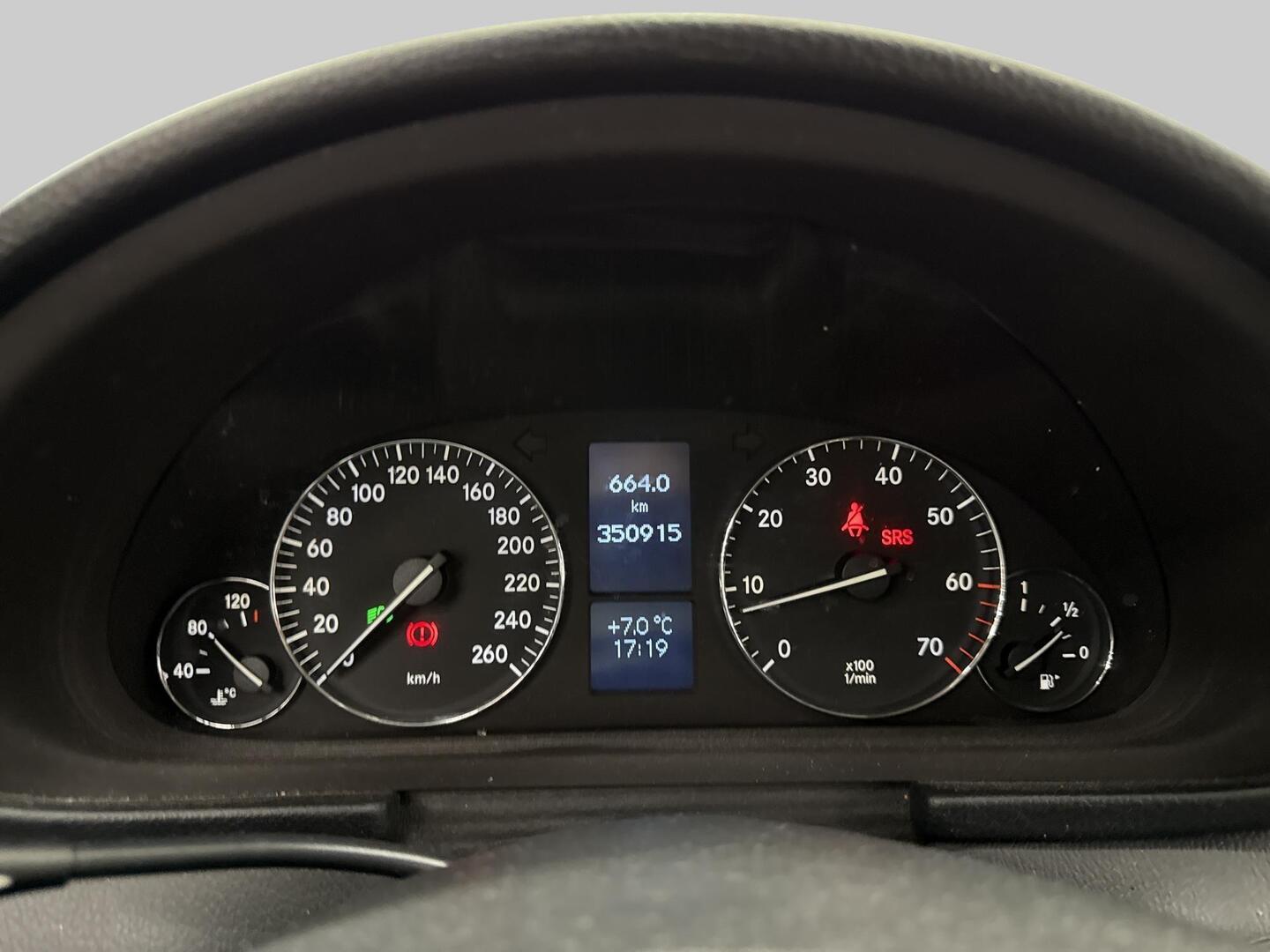 MERCEDES-BENZ C 2004