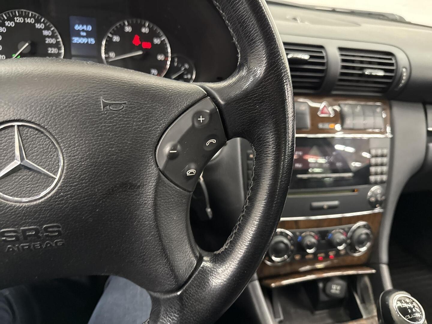 MERCEDES-BENZ C 2004