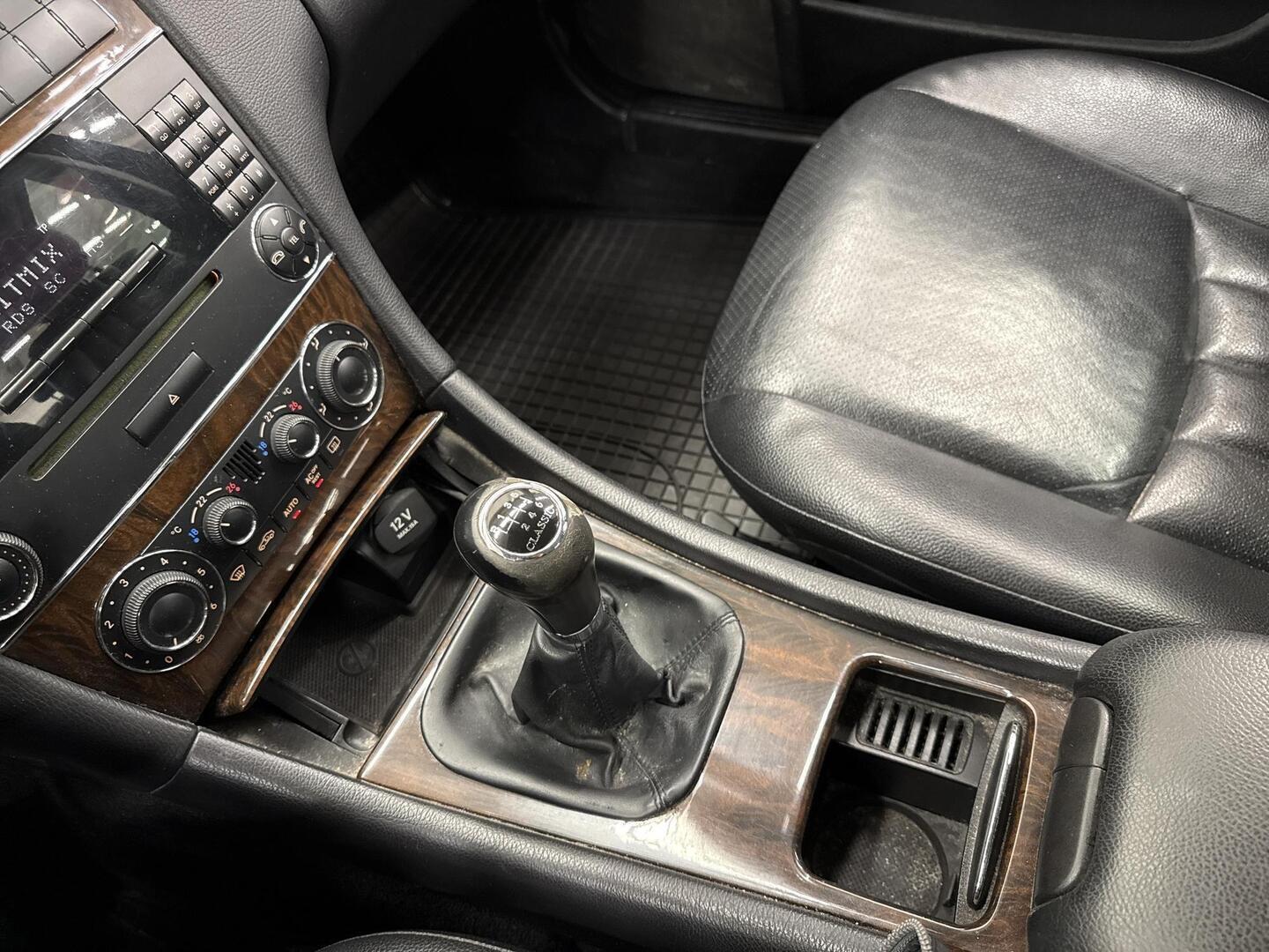MERCEDES-BENZ C 2004