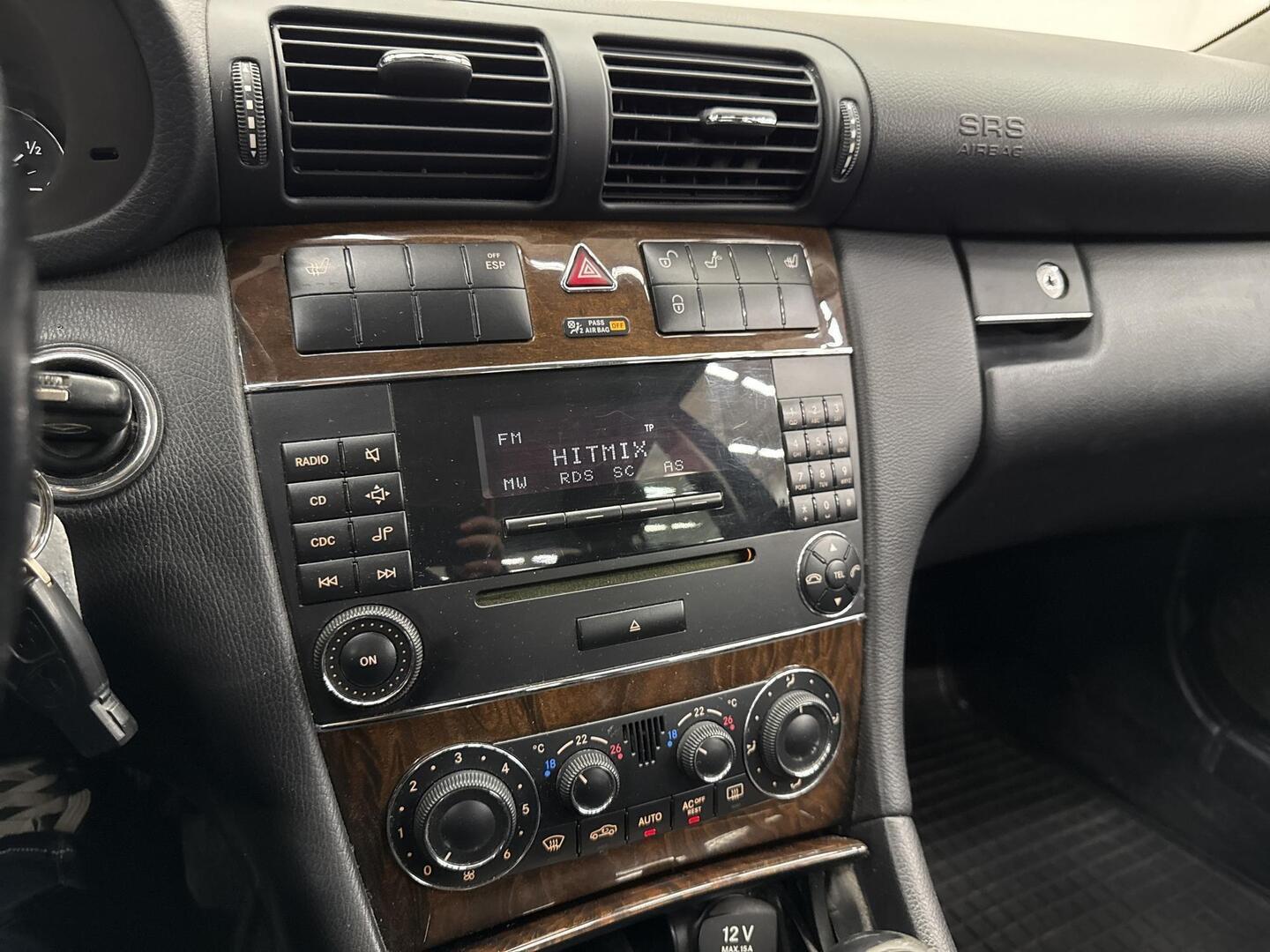 MERCEDES-BENZ C 2004