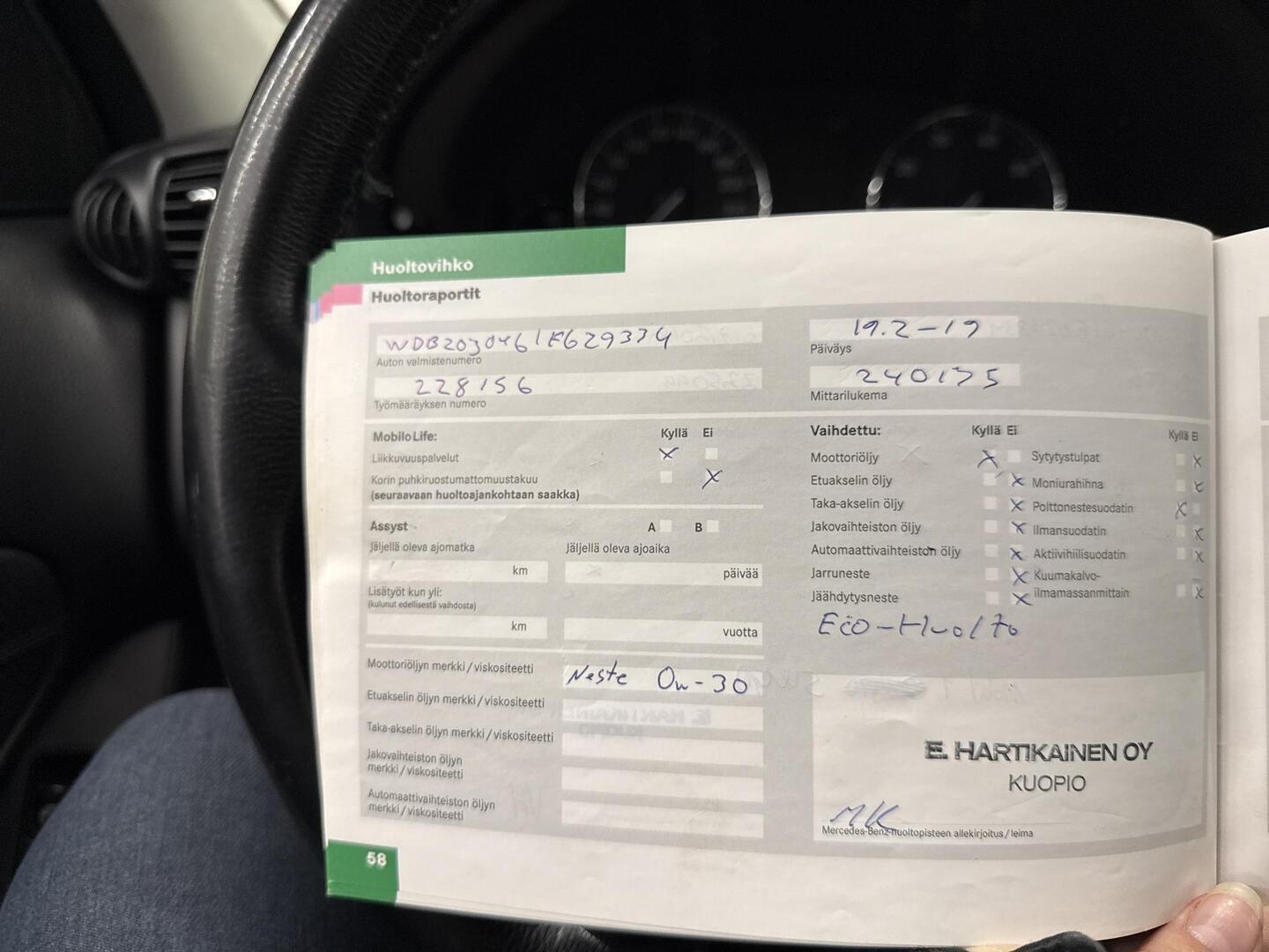 MERCEDES-BENZ C 2004